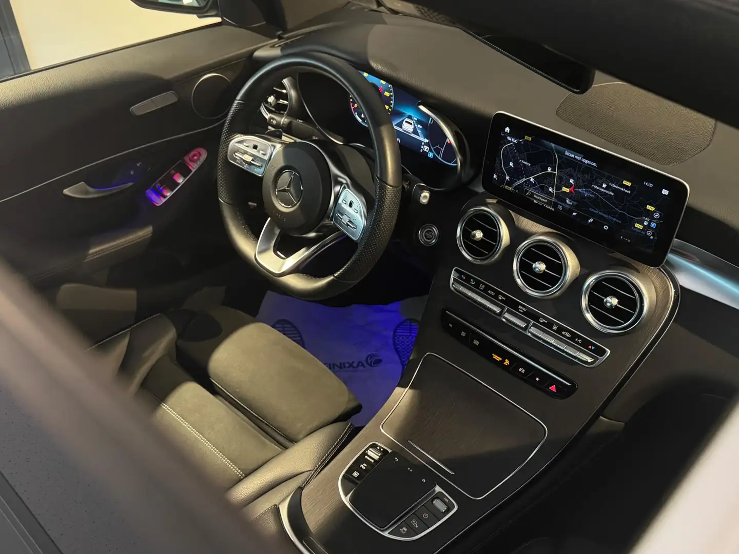 Mercedes-Benz GLC 300 Coupé 300e 4MATIC AMG |DAKRAAM|360CAMERA|NIEUWSTAA Gris - 2