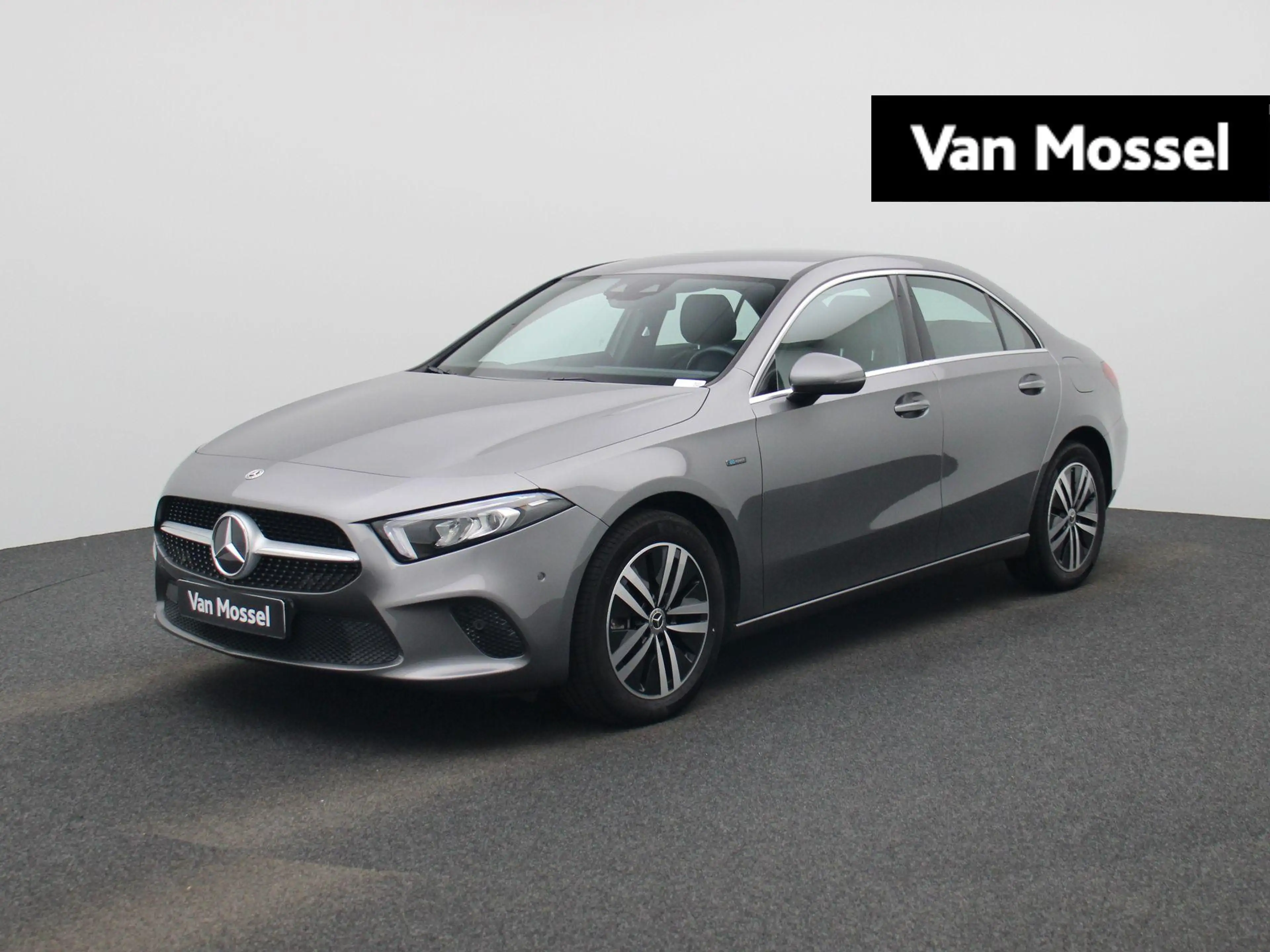 Mercedes-Benz A 250 e Luxury Line 1Y USED GARANTIE