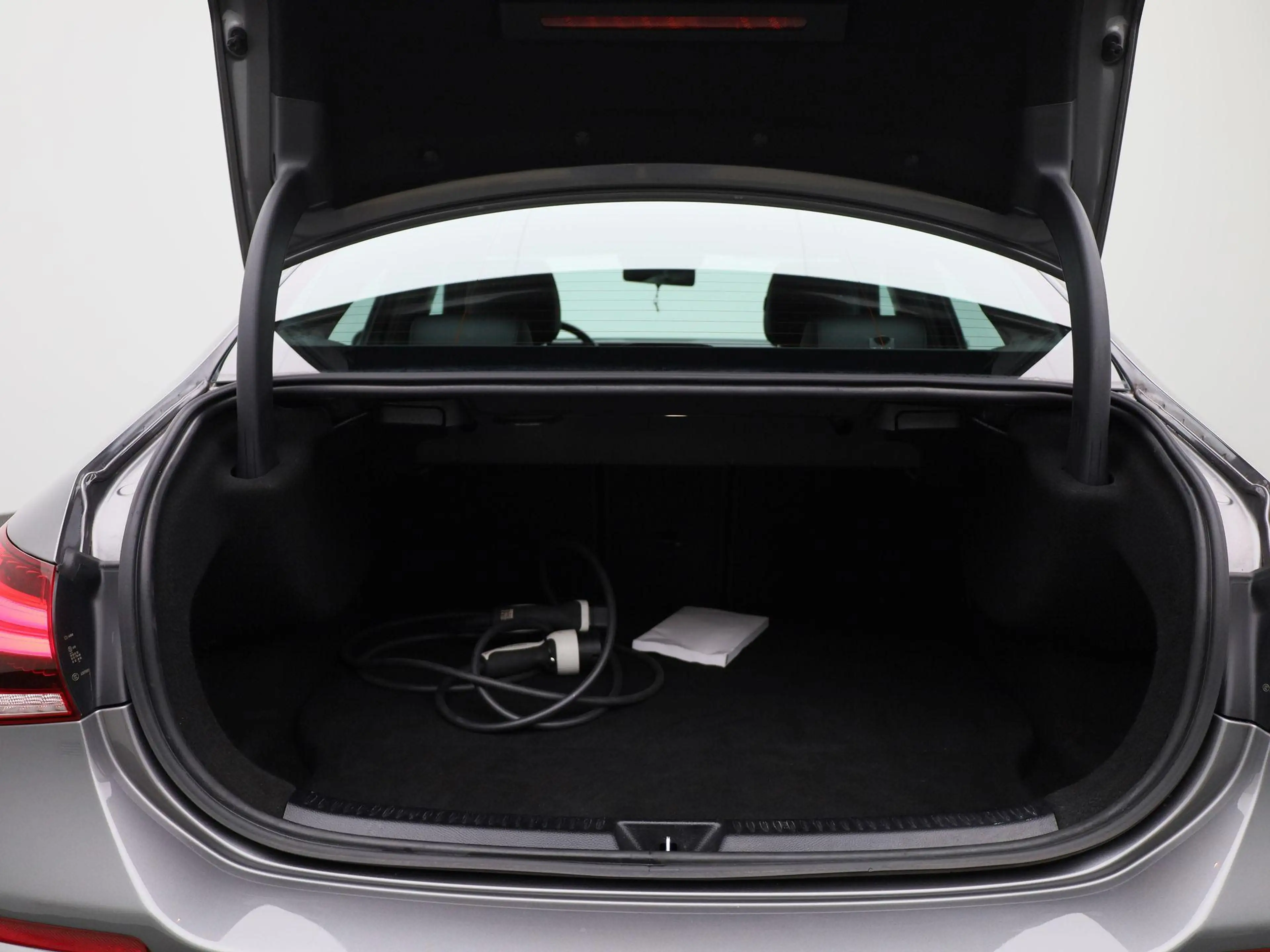 Mercedes-Benz A 250 e Luxury Line 1Y USED GARANTIE — photo 14