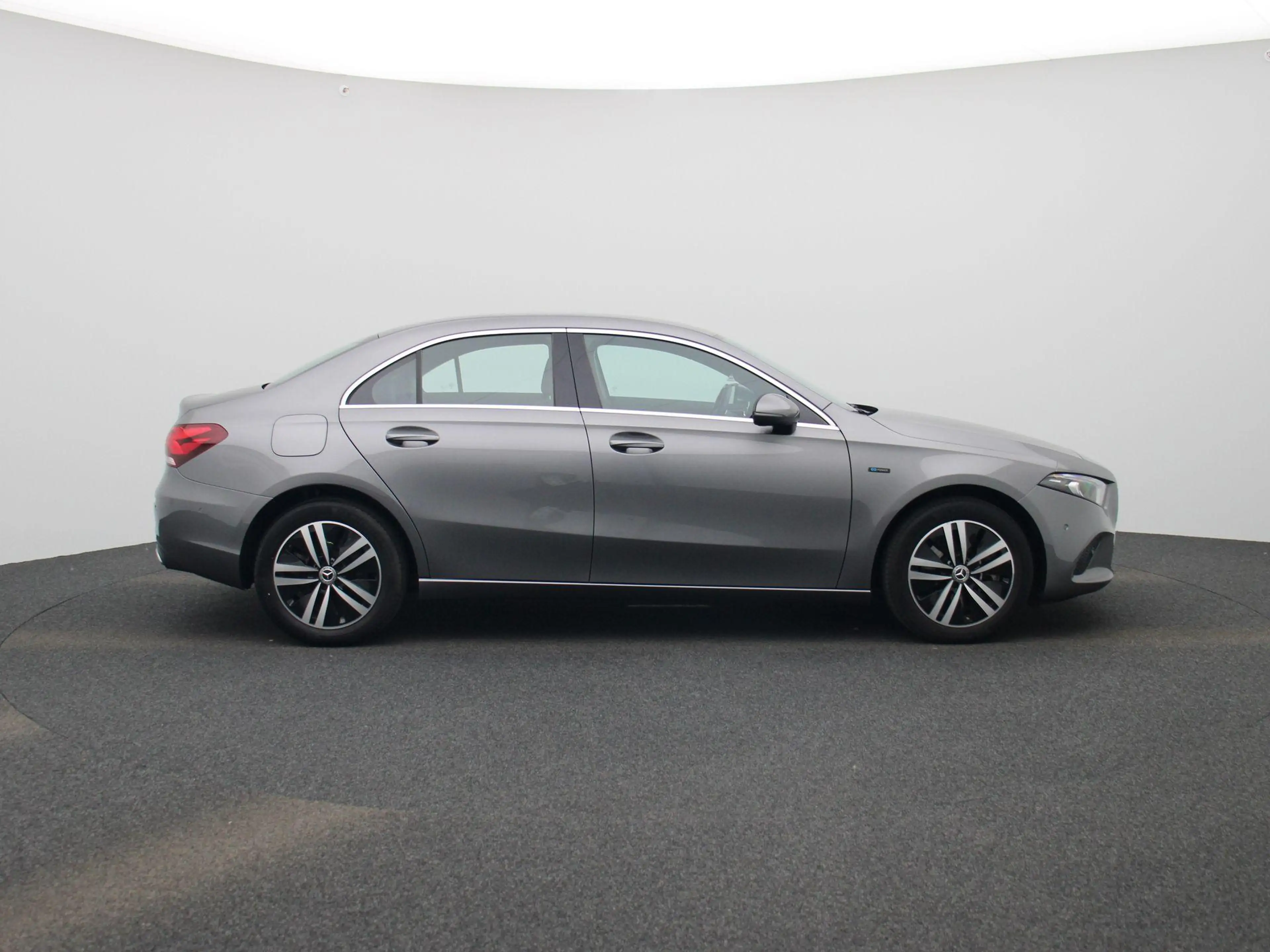 Mercedes-Benz A 250 e Luxury Line 1Y USED GARANTIE — photo 6