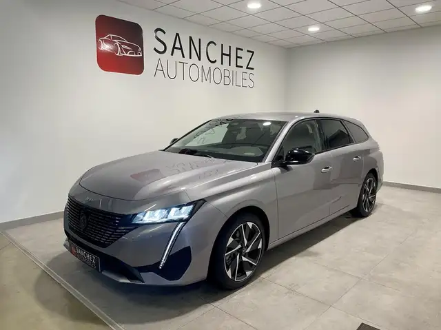 Peugeot III 1.5 BLUEHDI 130 EAT8 ALLURE