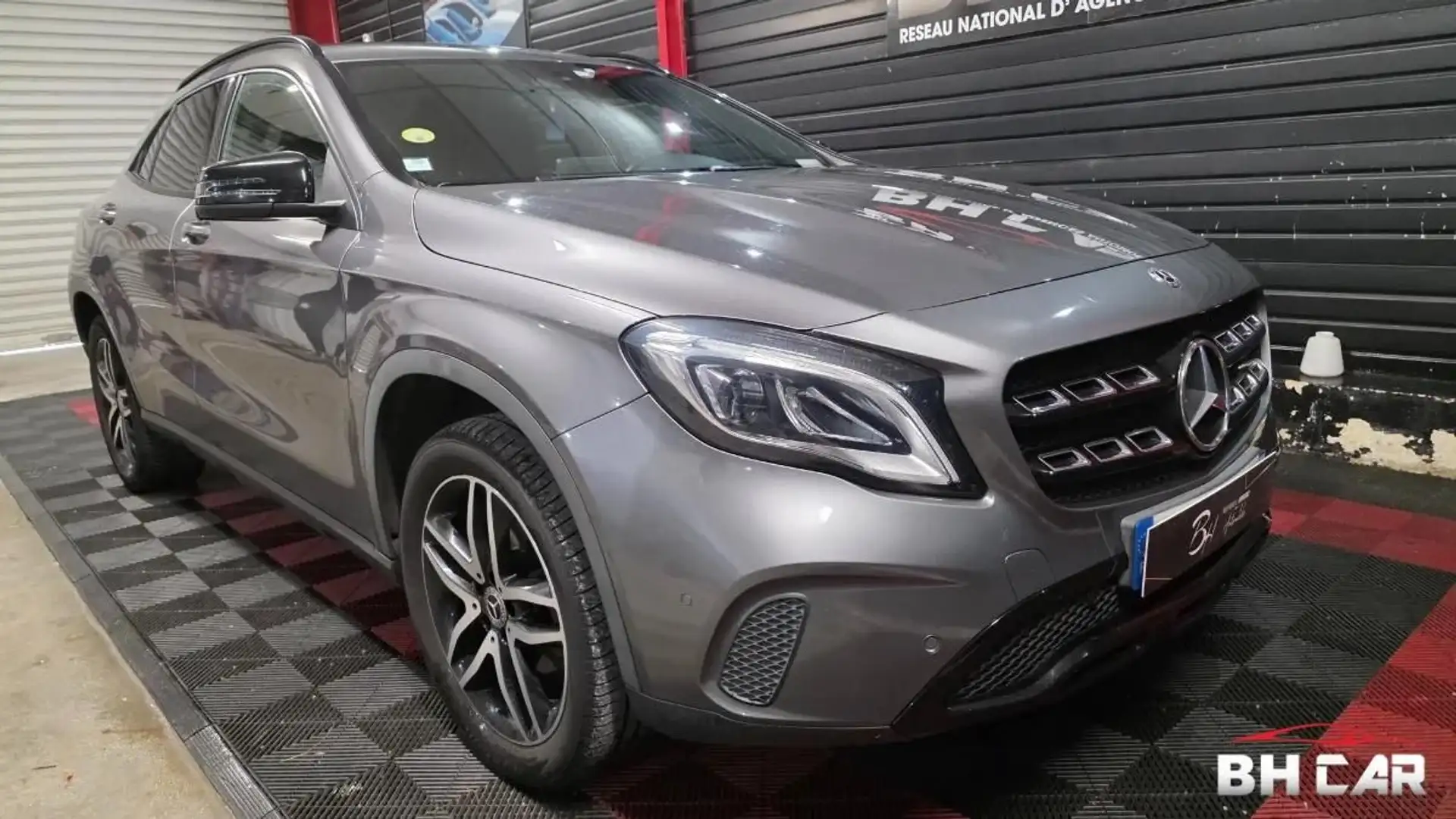 Mercedes-Benz GLA 200 Classe 2.2 200 CDI 135 SENSATION 7G-DCT BVA Gris - 1