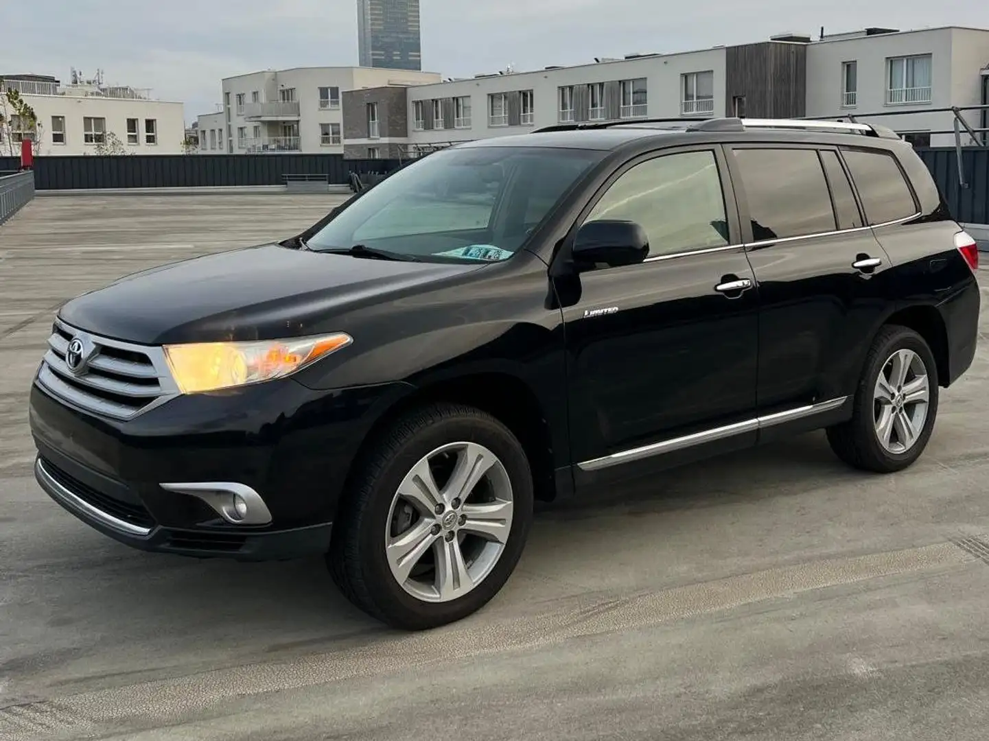 Toyota Highlander LIMITED-4WD-ONLY FOR EXPORT OUT OF EUROPE Noir - 1