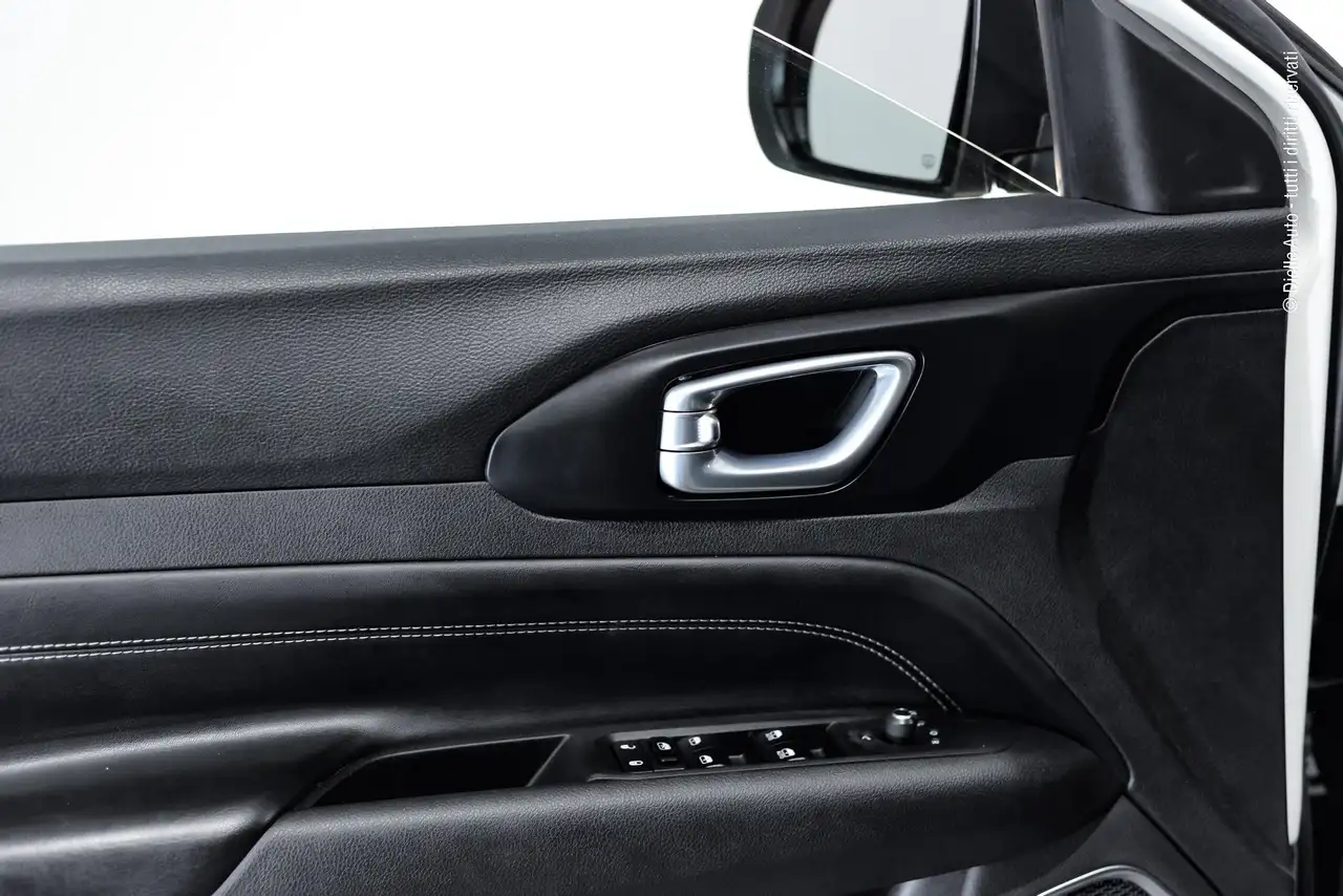 Jeep Compass Compass 1.3 turbo t4 phev Limited 4xe autocarro N1 5 posti 7