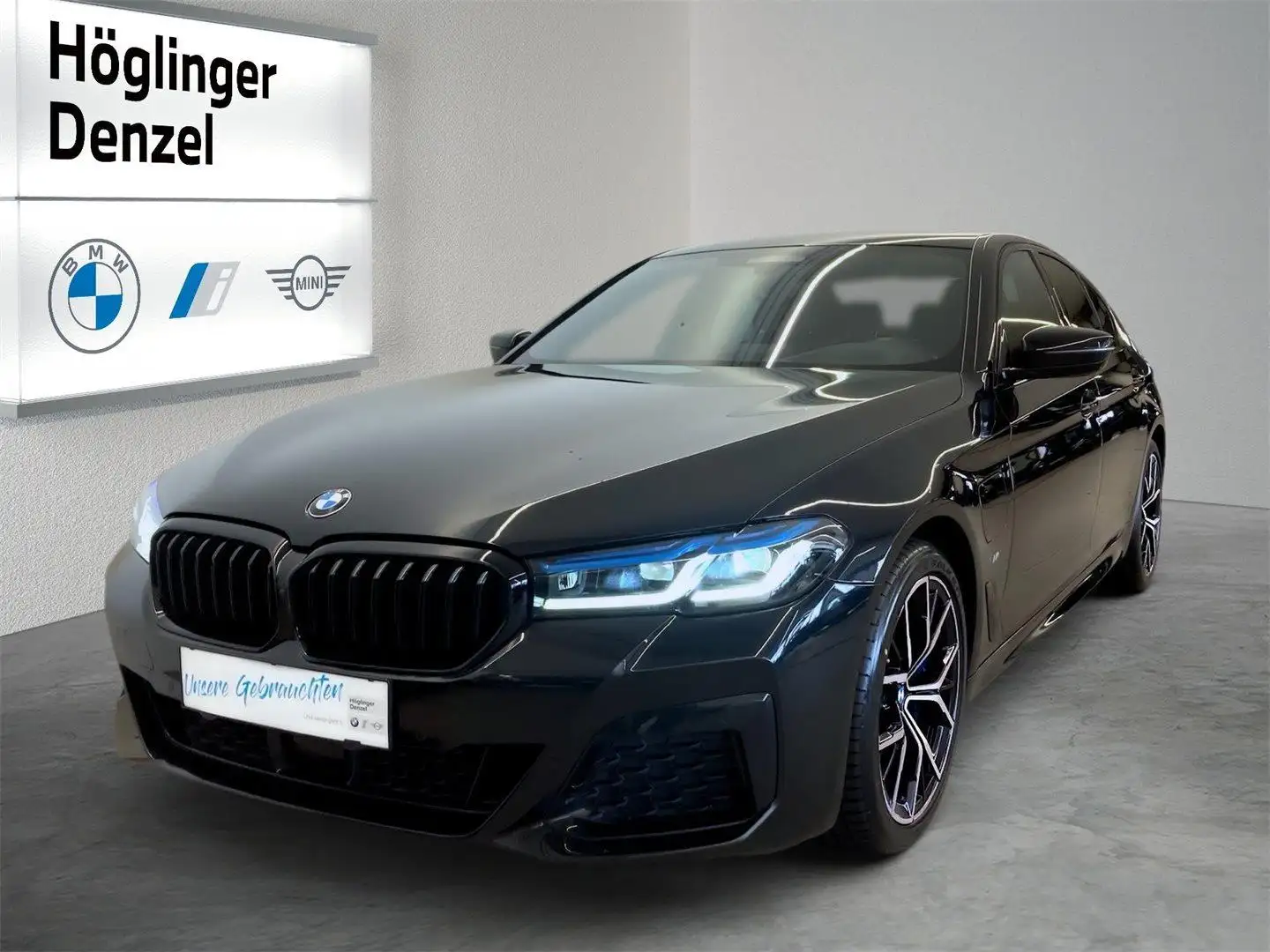 BMW 545 e xDrive Negro - 1