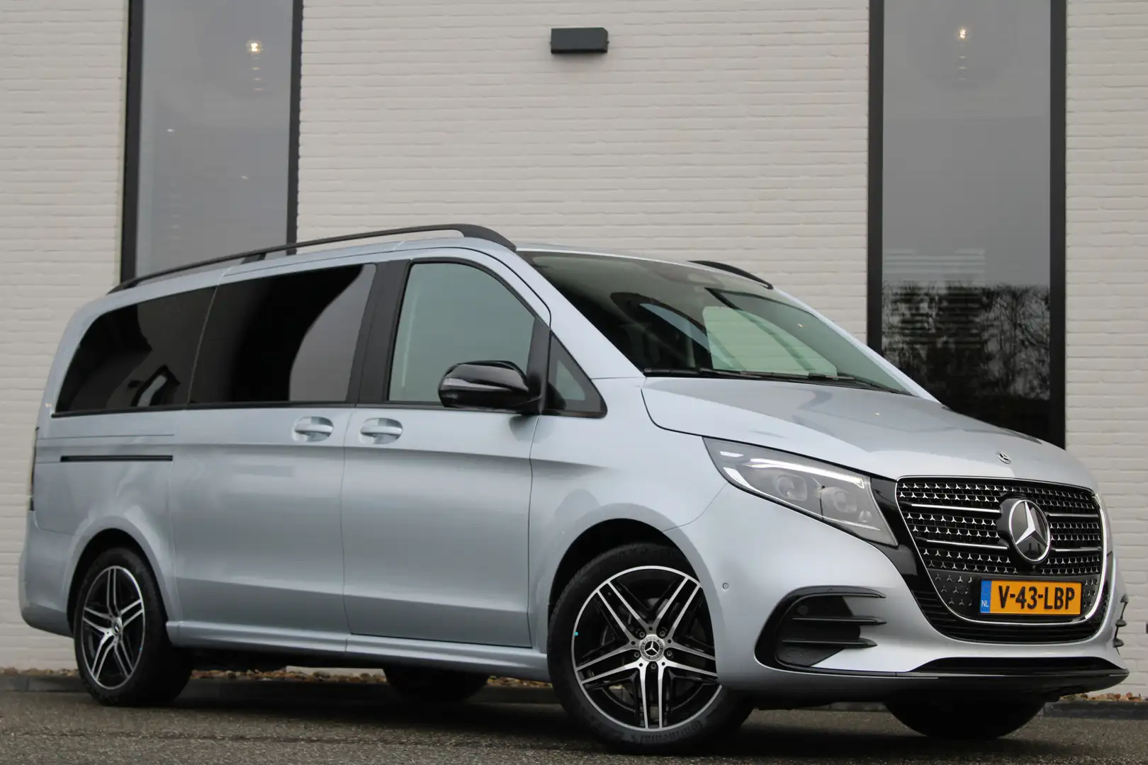 Mercedes-Benz V 300 300d / BPM VRIJ / DC / AMG / New Model / 4-Matic / Grigio - 1