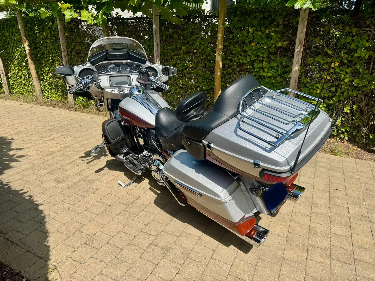 Harley-Davidson CVO Limited Zilver - 1