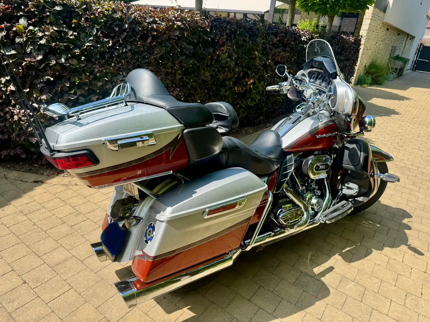 Harley-Davidson CVO Limited Zilver - 2