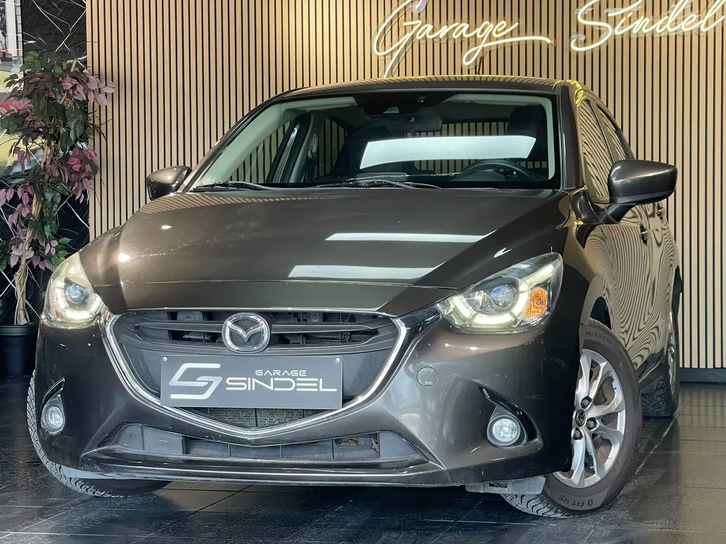 Mazda 2 1.5i *GARANTIE 1 AN*GPS*CLIM Grijs - 1