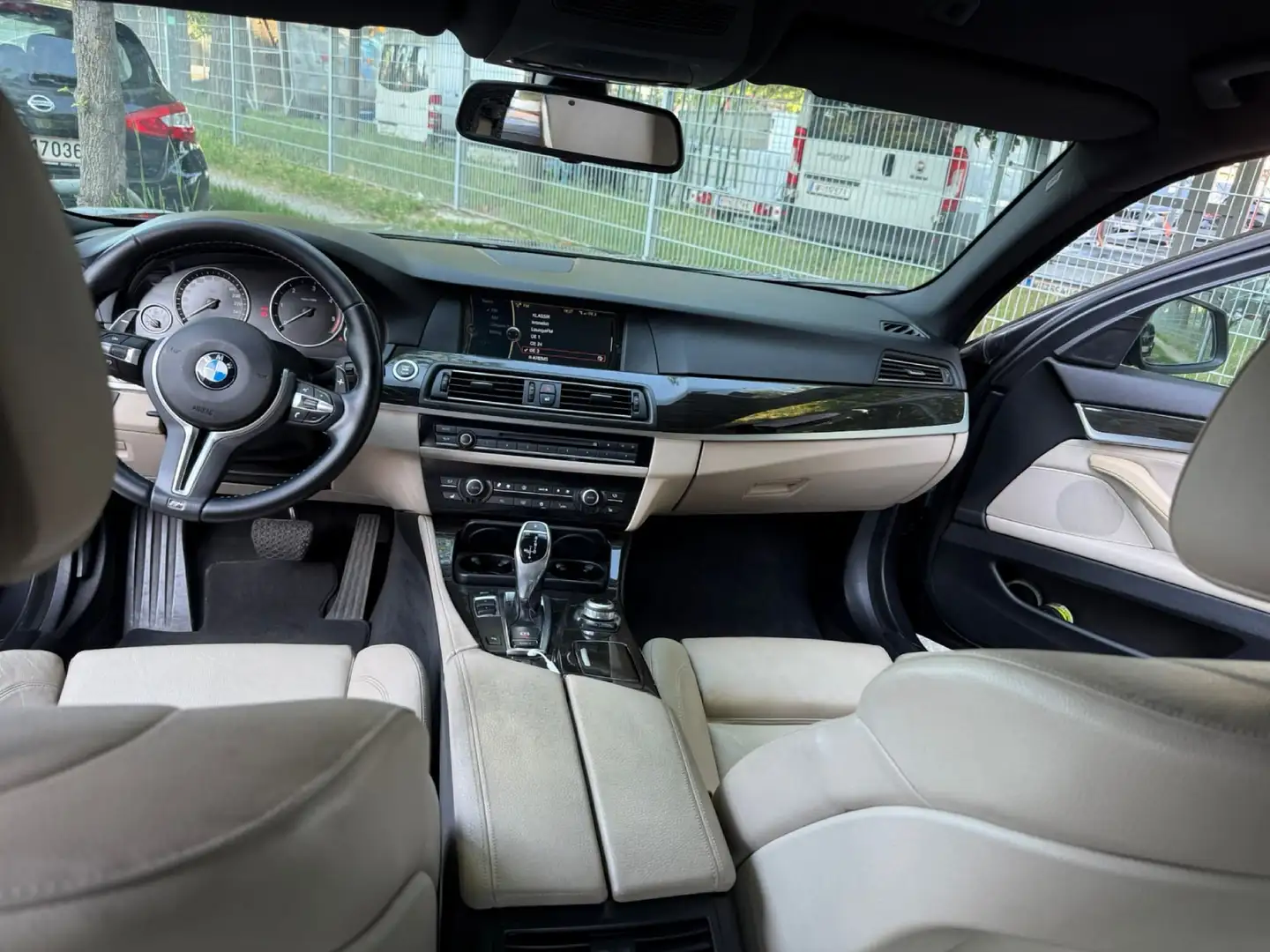 BMW 525 525d Aut. Schwarz - 2