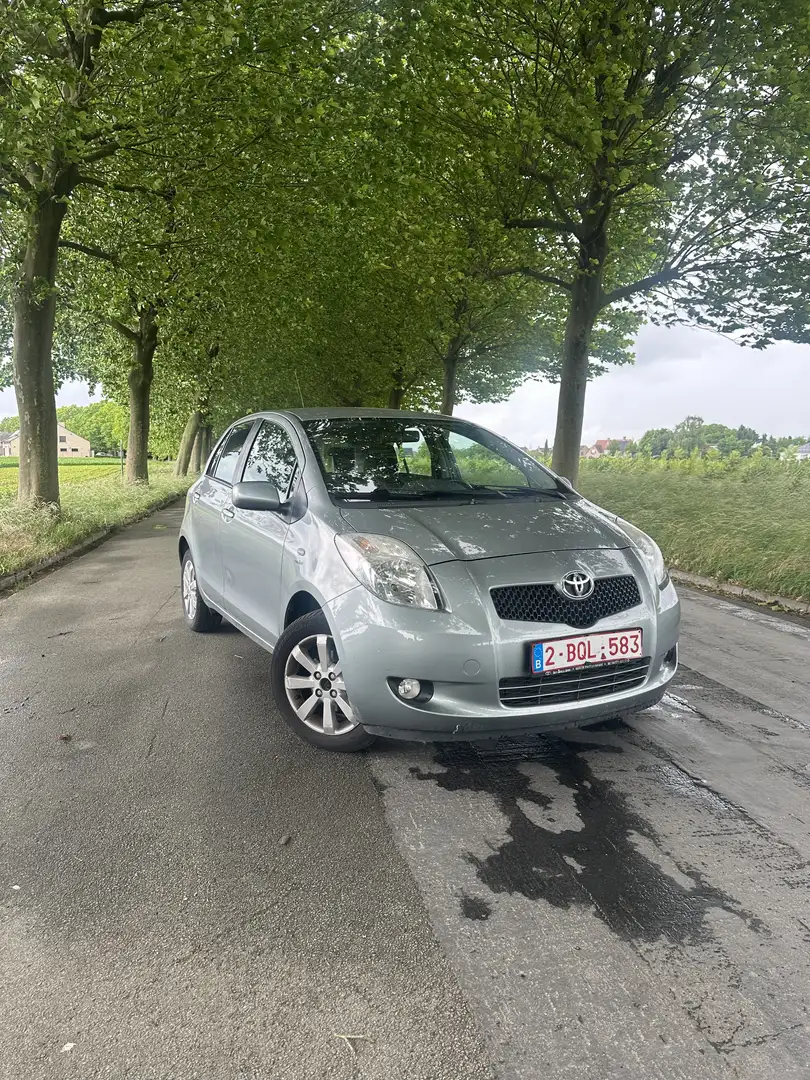 Toyota Yaris 1.3 VVT-i - 2