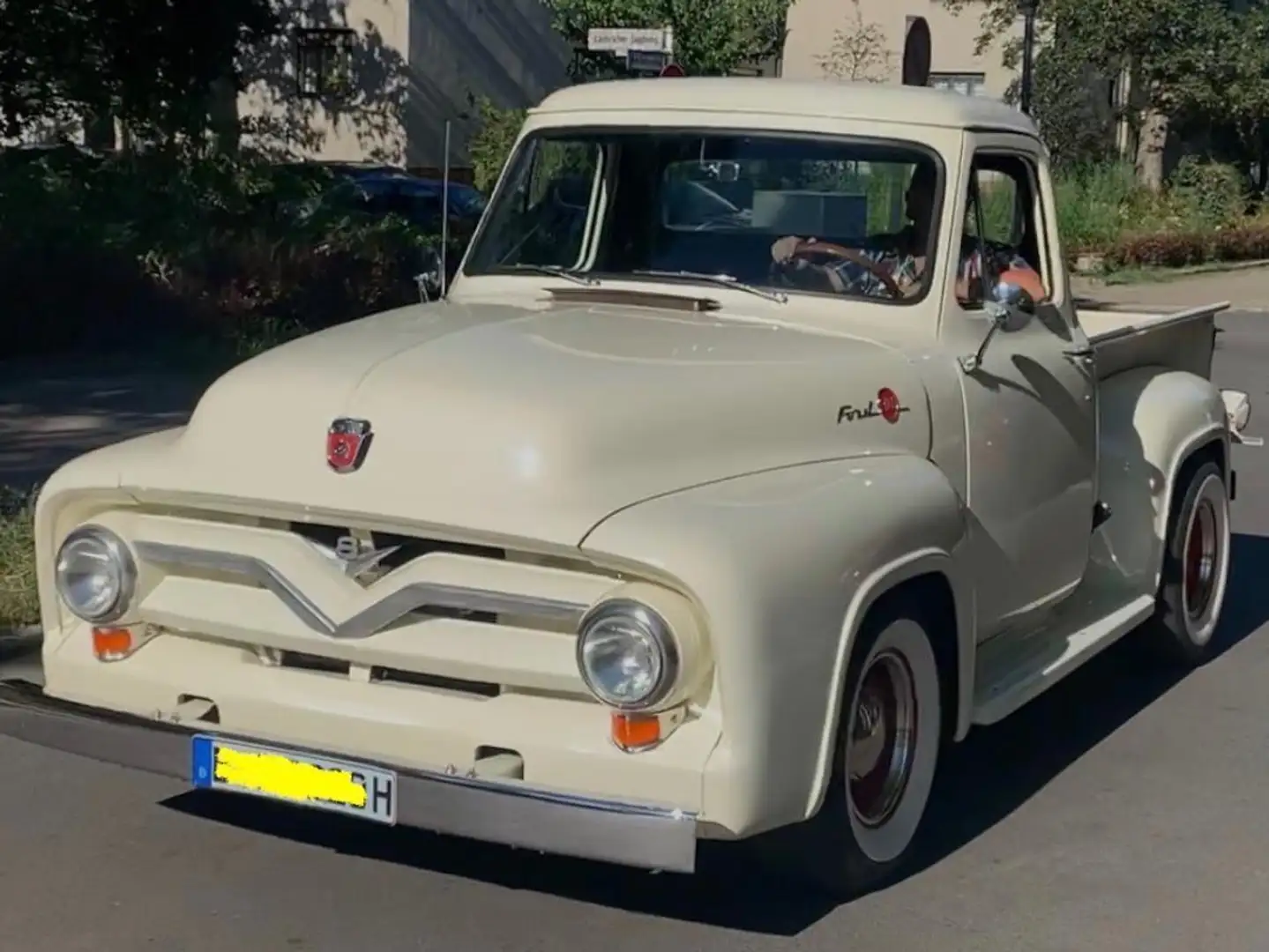 Ford F 100 Oldtimer Weiß - 1