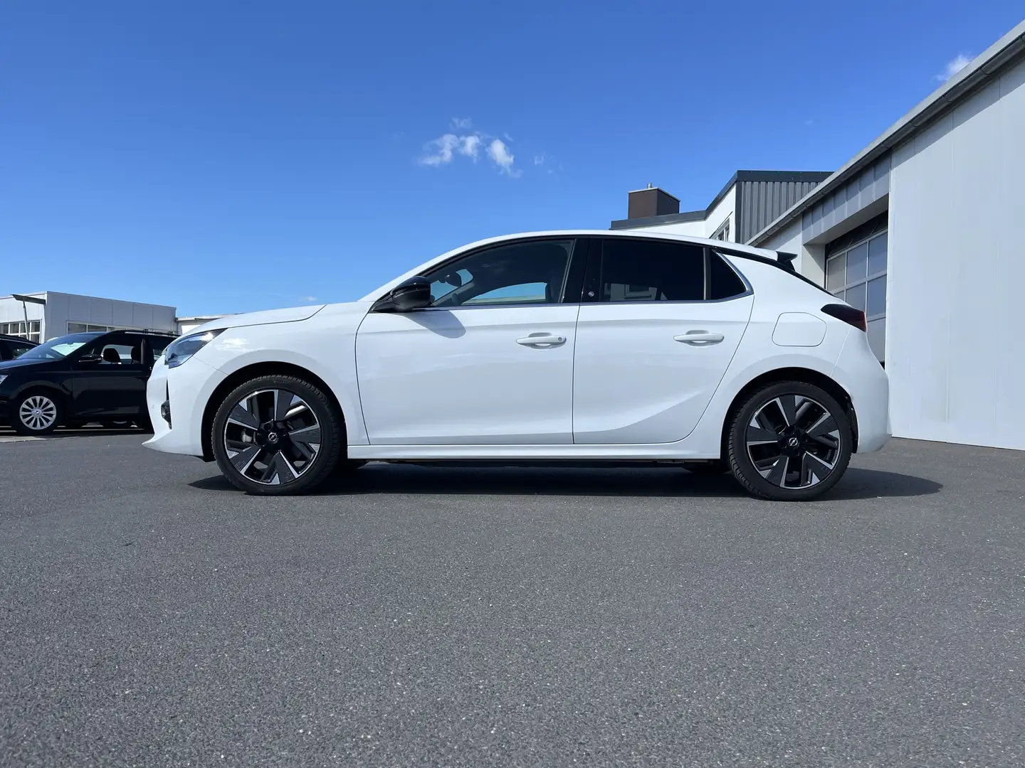 Opel Corsa e Ultimate 87€ m. 20% Anzahlung 50kWh 3-Phasen C Weiß - 2