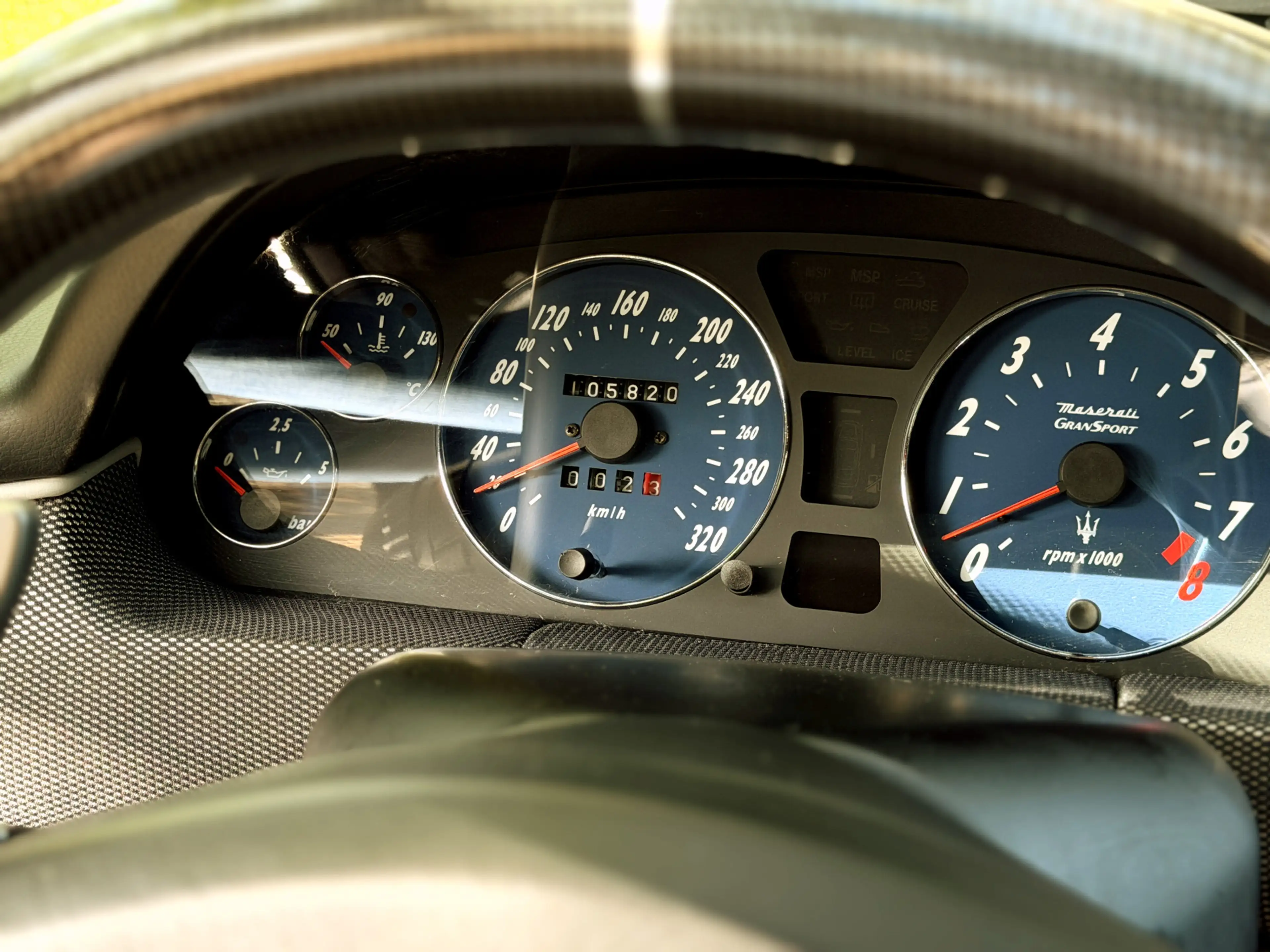 Maserati GranSport 4.2 / SKYHOOK / 91% CLUTCH / VERY NICE — photo 10