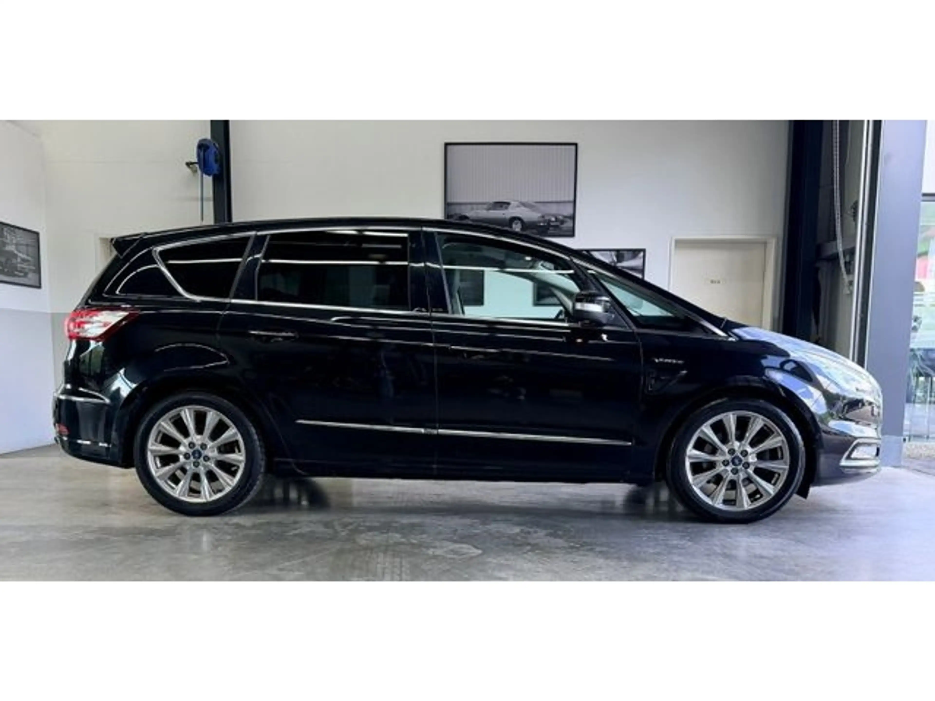 Ford S-Max 2.0 TDCi Aut. Vignale+AHK+Navi+Pano+Leder — photo 7