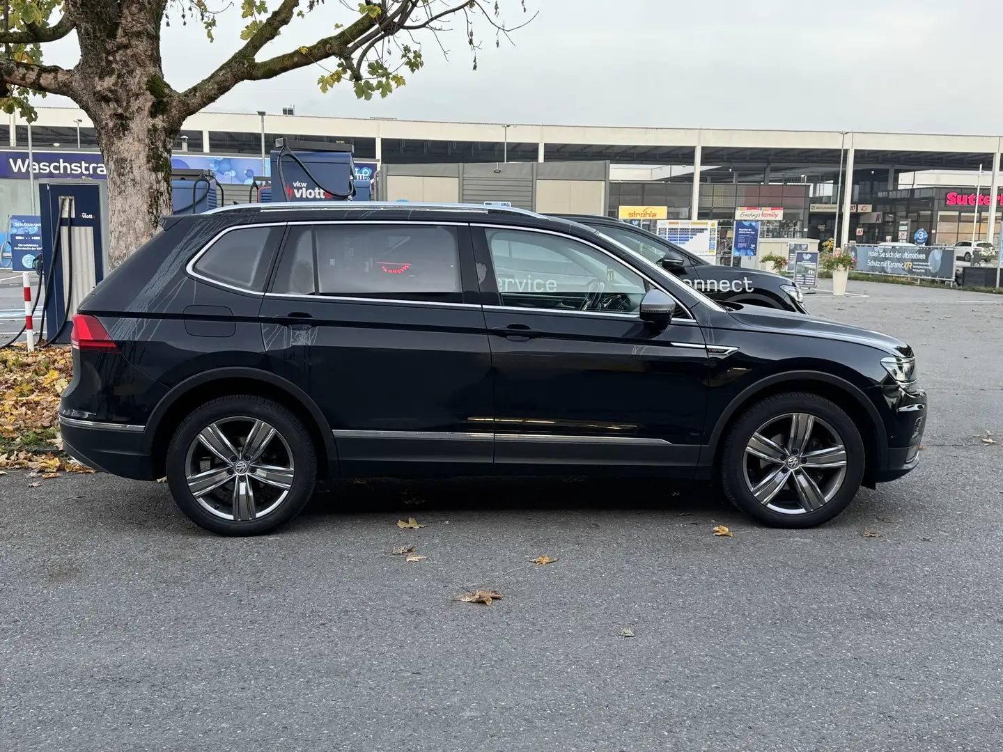 Volkswagen Tiguan Allspace 2,0 TDI SCR 4Motion Highline DSG 7Sitzer - 2