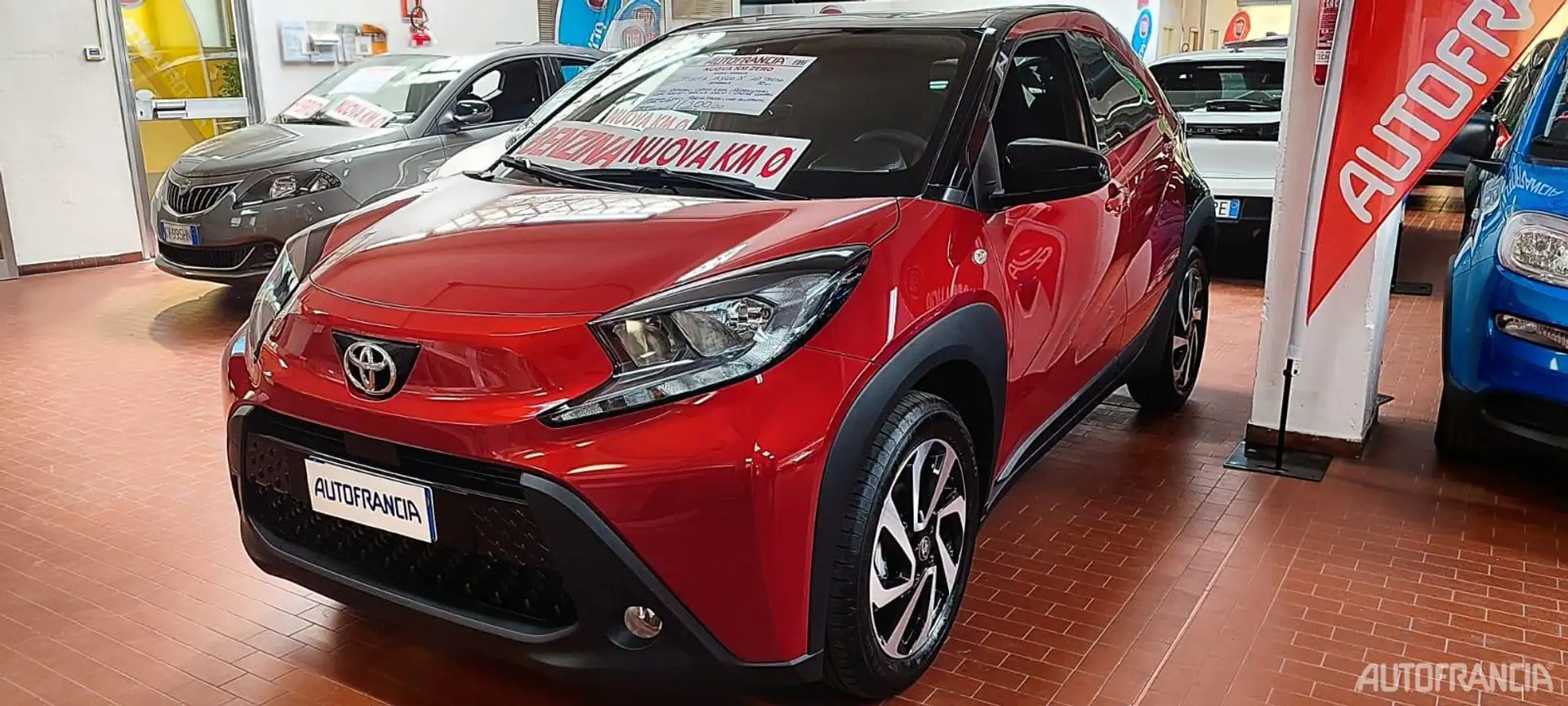 Toyota AYGO X - 1.0 TREND 72 CV Roşu - 1