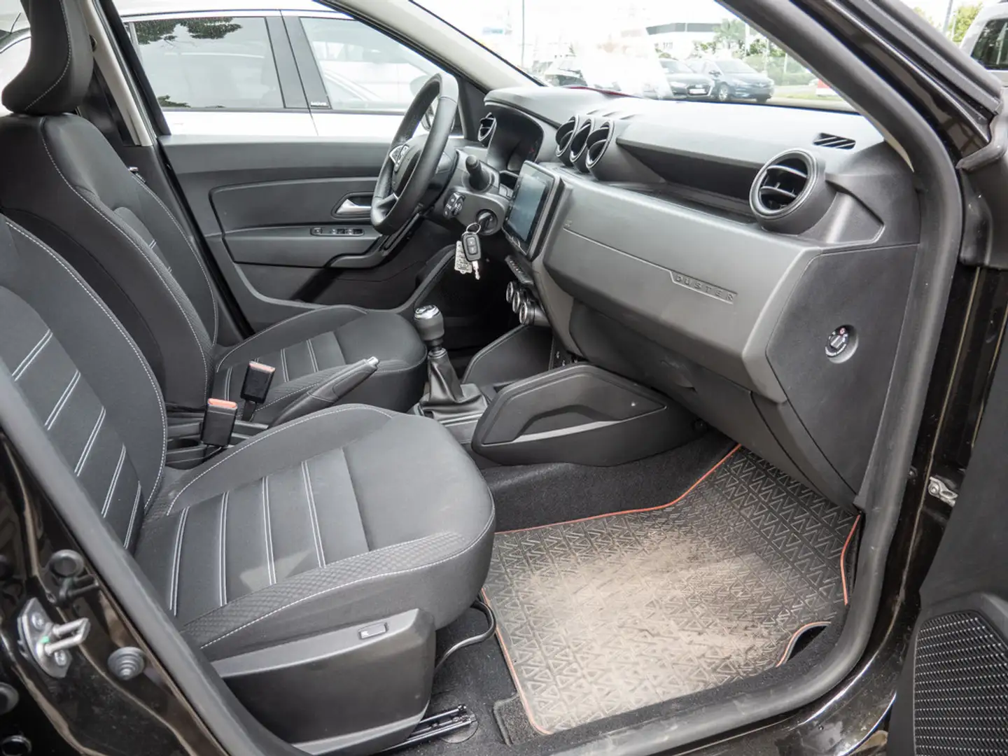 Dacia Duster Comfort TCe 100 ECO-G KLIMA PDC SHZ Schwarz - 2