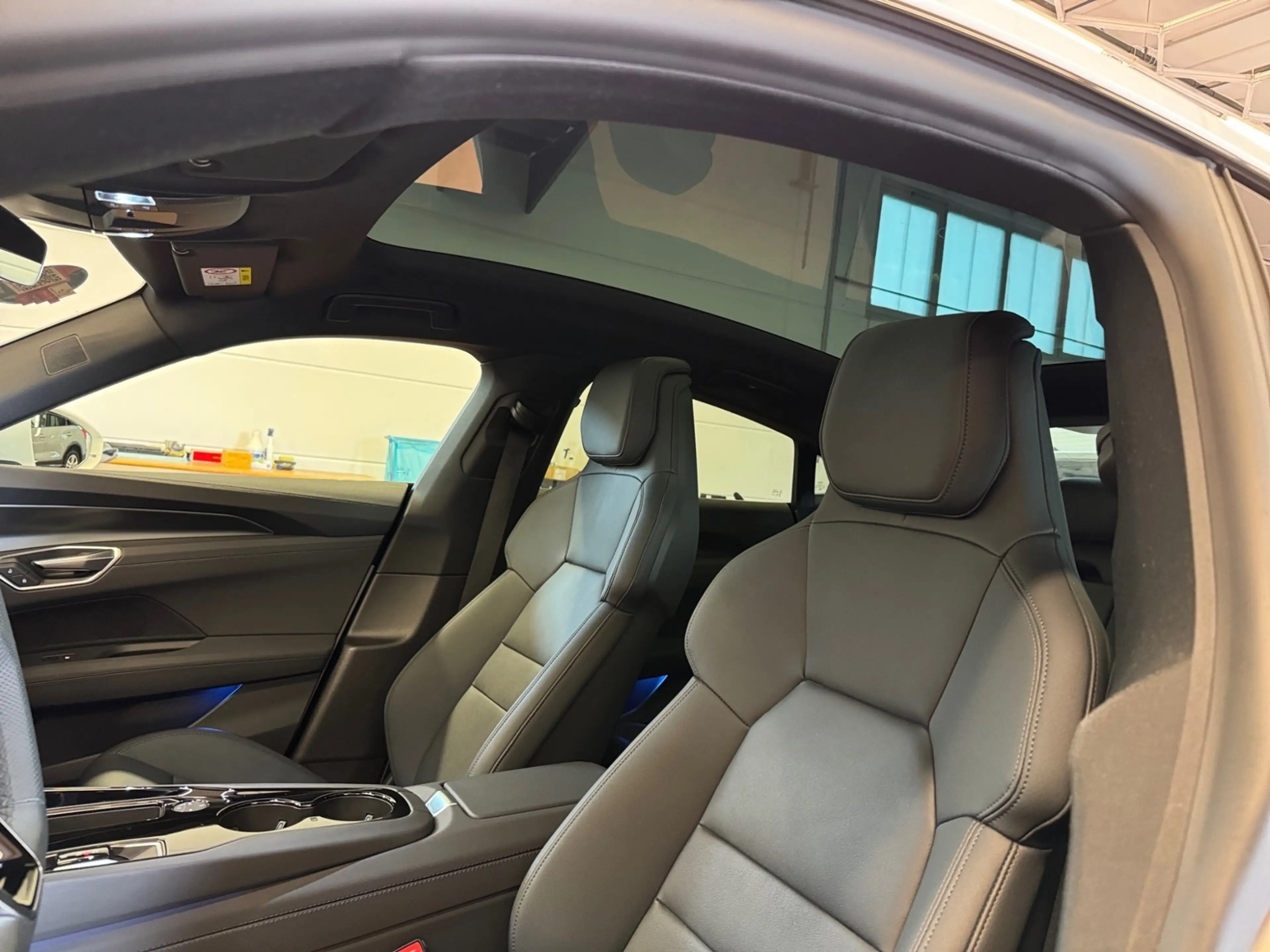 Audi e-tron GT quattro KLIMA NAVI LEDER ALU — photo 14