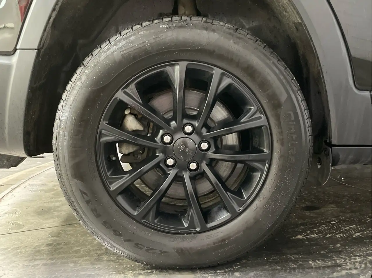 Jeep Cherokee снимка Jeep Cherokee