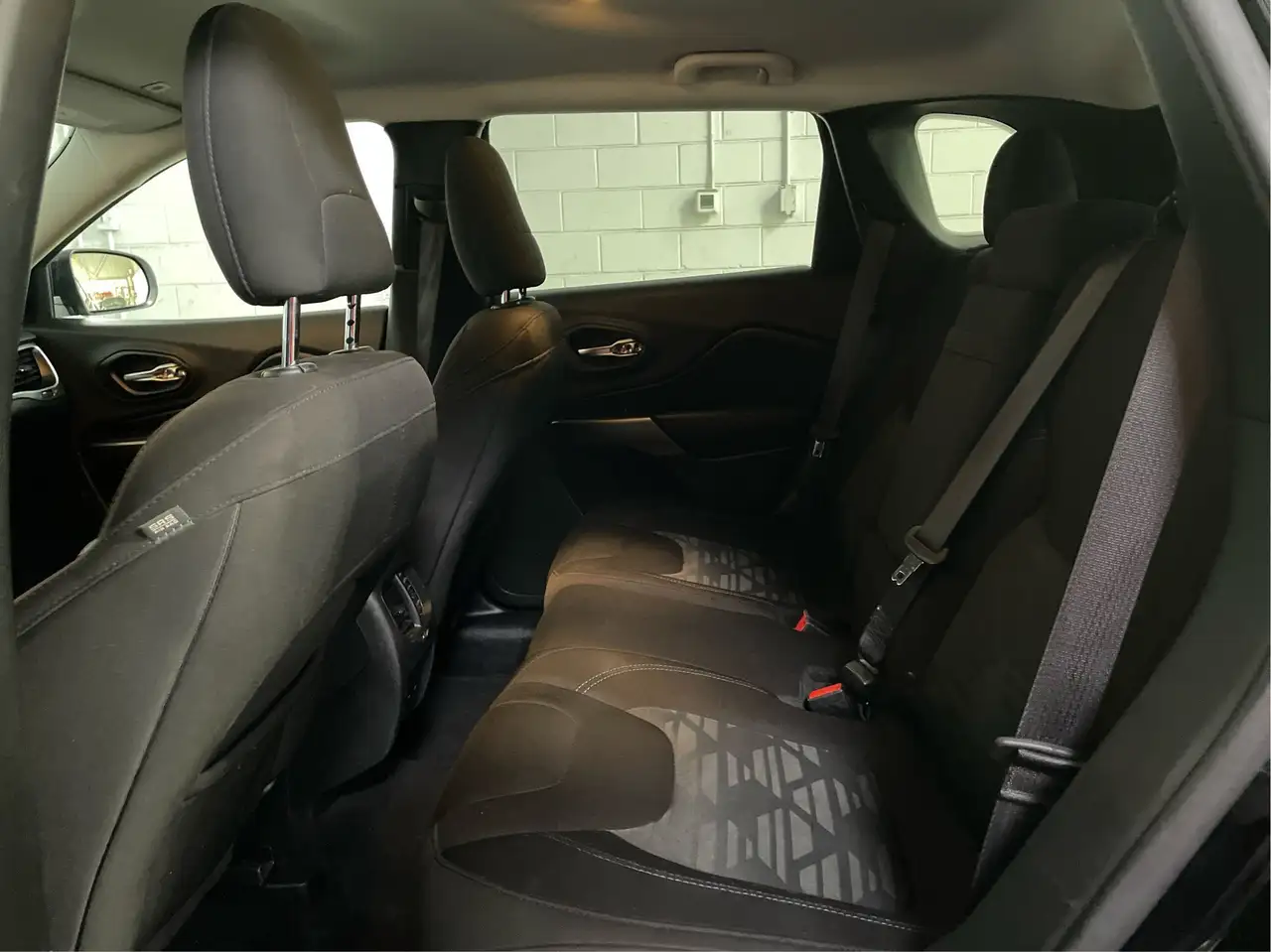 Jeep Cherokee снимка Jeep Cherokee