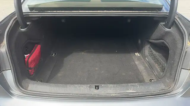 Audi A4 view 14