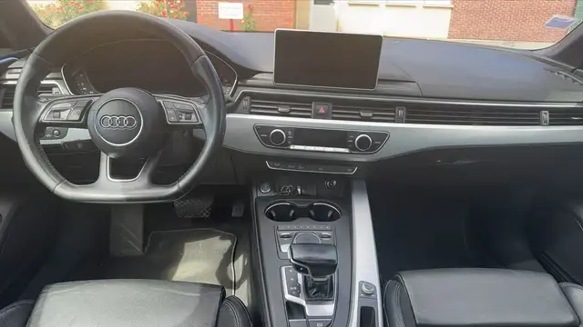 Audi A4 view 11