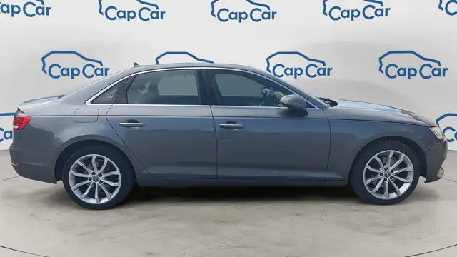 Audi A4 view 4