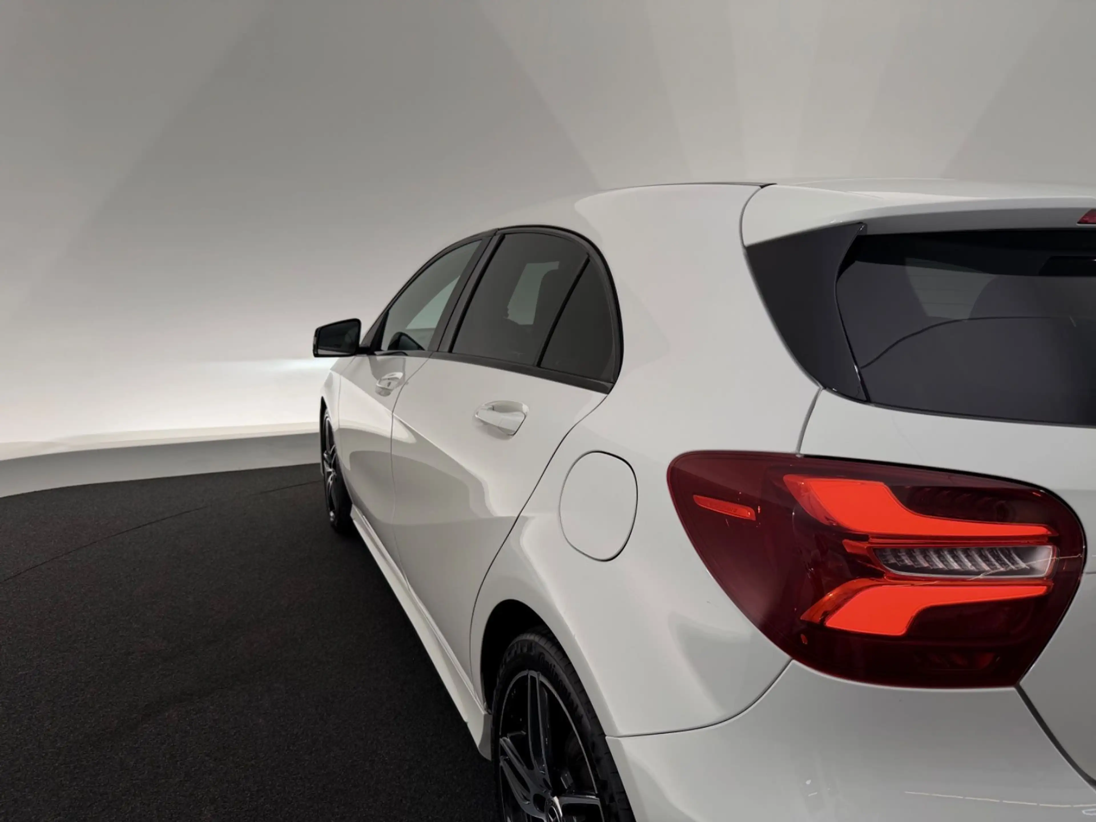 Mercedes-Benz A 200 *AMG LINE*NIGHT-LED-SHZ-TEMPO-PDC-SP.FW-18" — photo 9