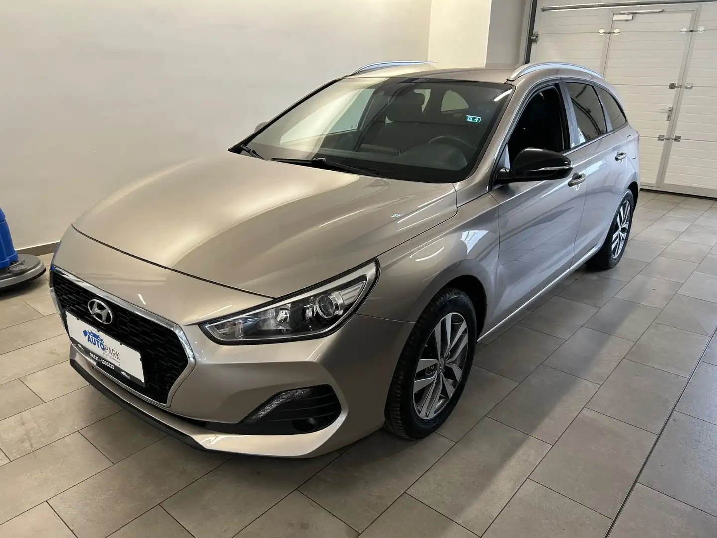 Hyundai i30 cw Passion *Klima/Tempomat* Weiß - 1