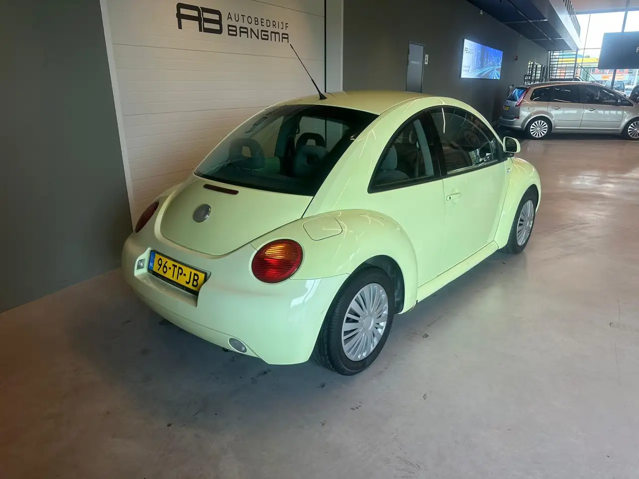 Volkswagen New Beetle 2.0i HIGHLINE-uitvoering|AIRCONDITIONING|CRUISE CO, foto 5