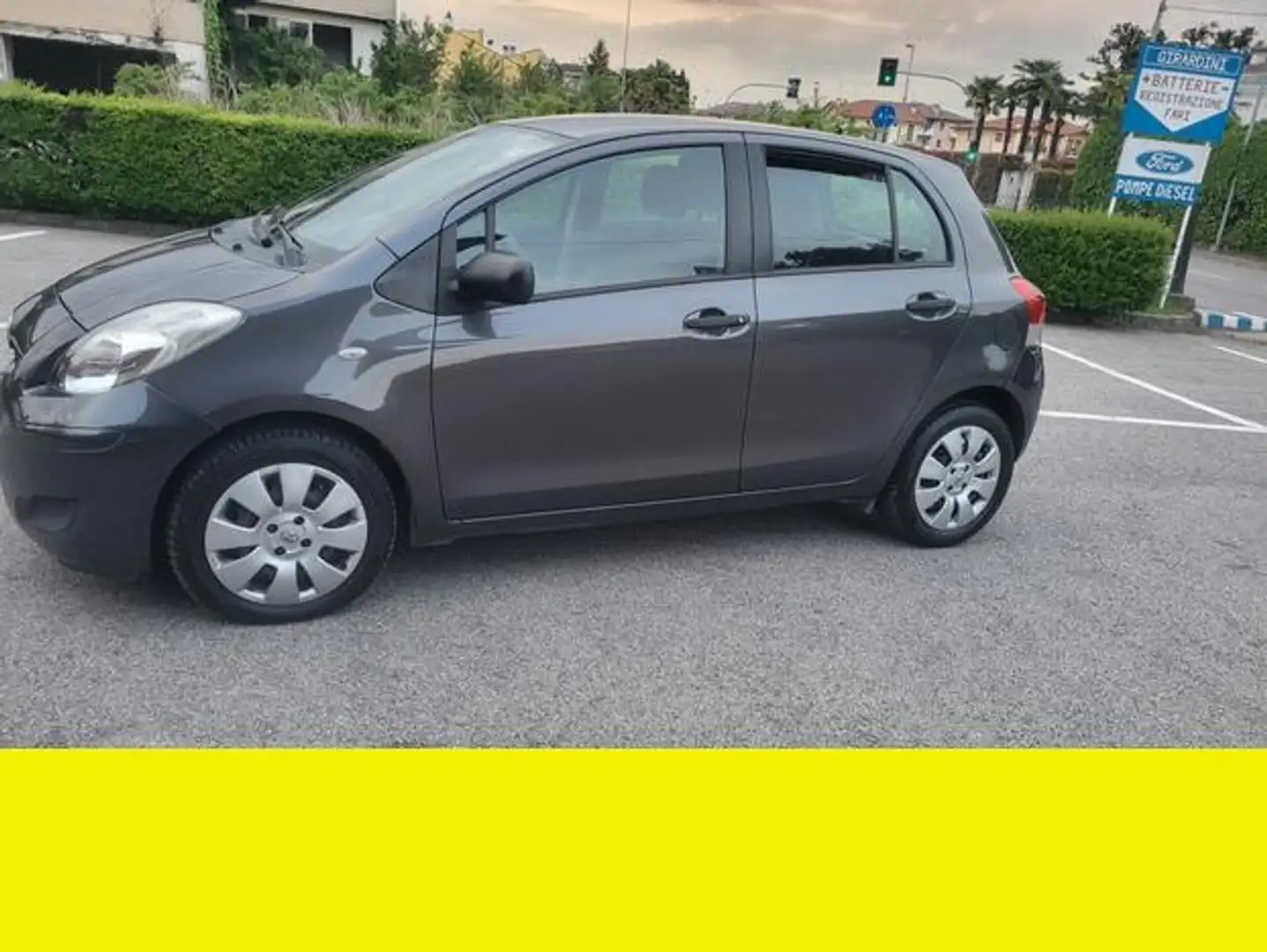 Toyota Yaris - 1