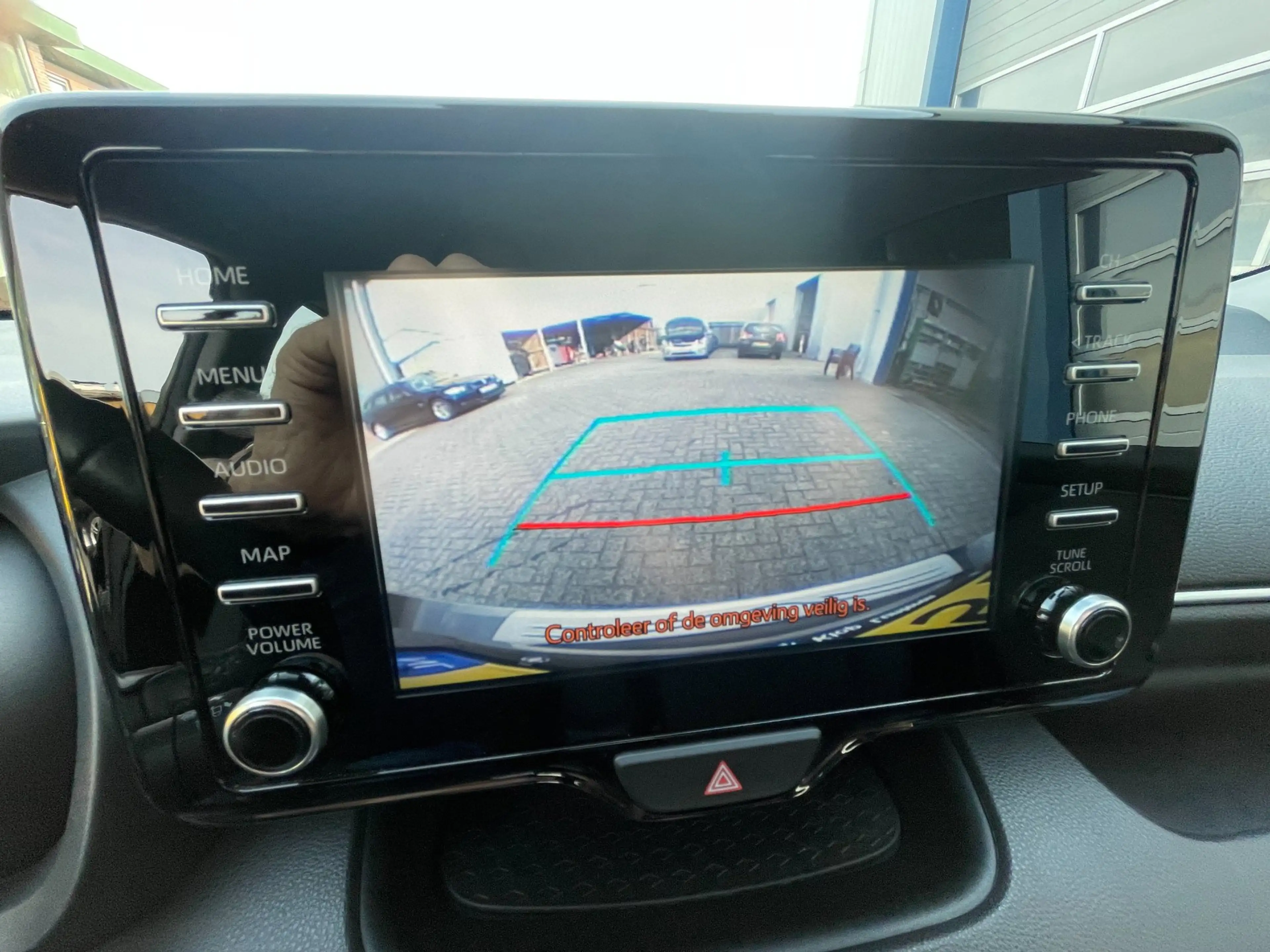 Toyota Yaris 1.5 Hybrid Dynamic — photo 14