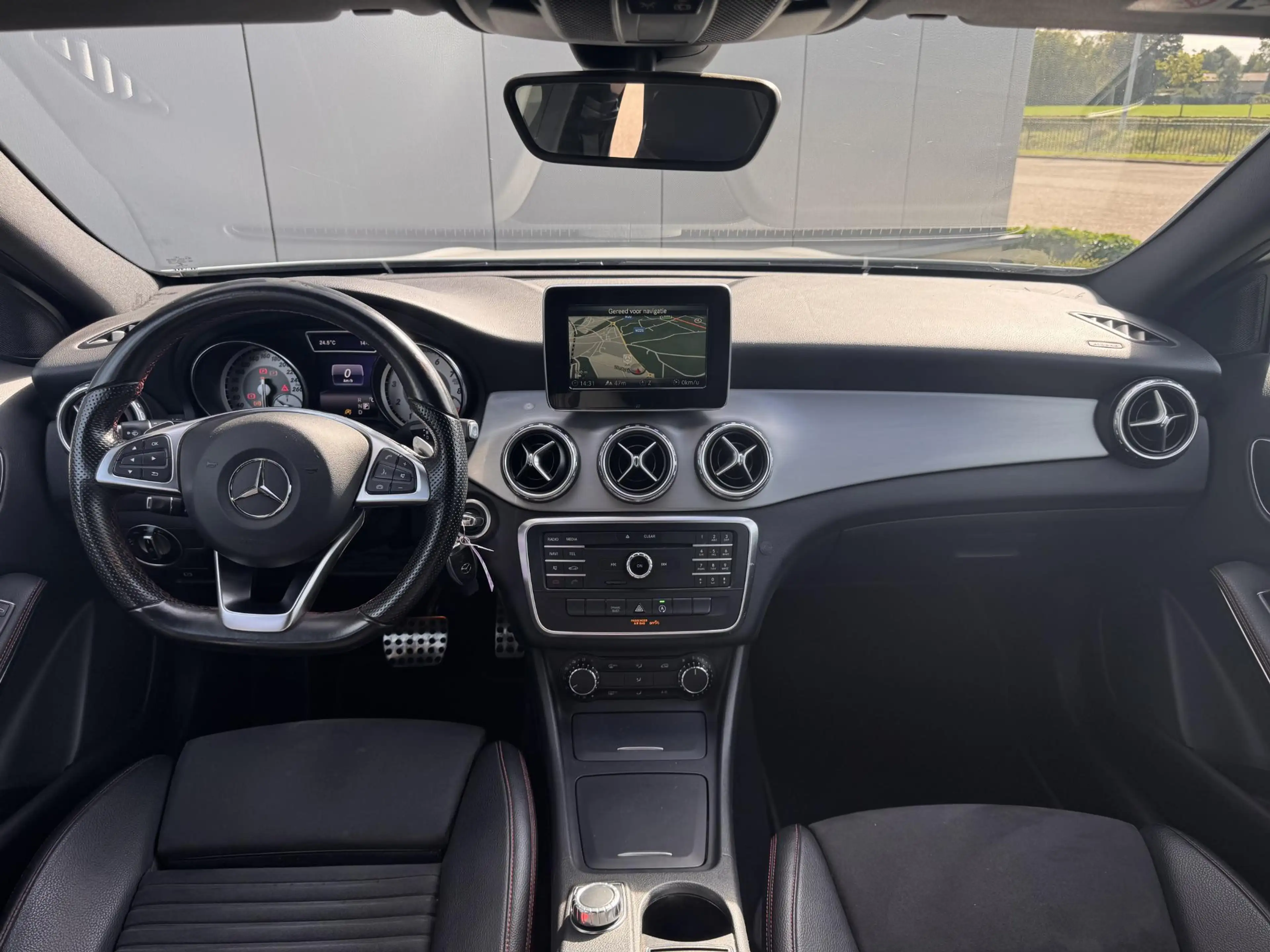 Mercedes-Benz GLA 180 GLA — photo 11
