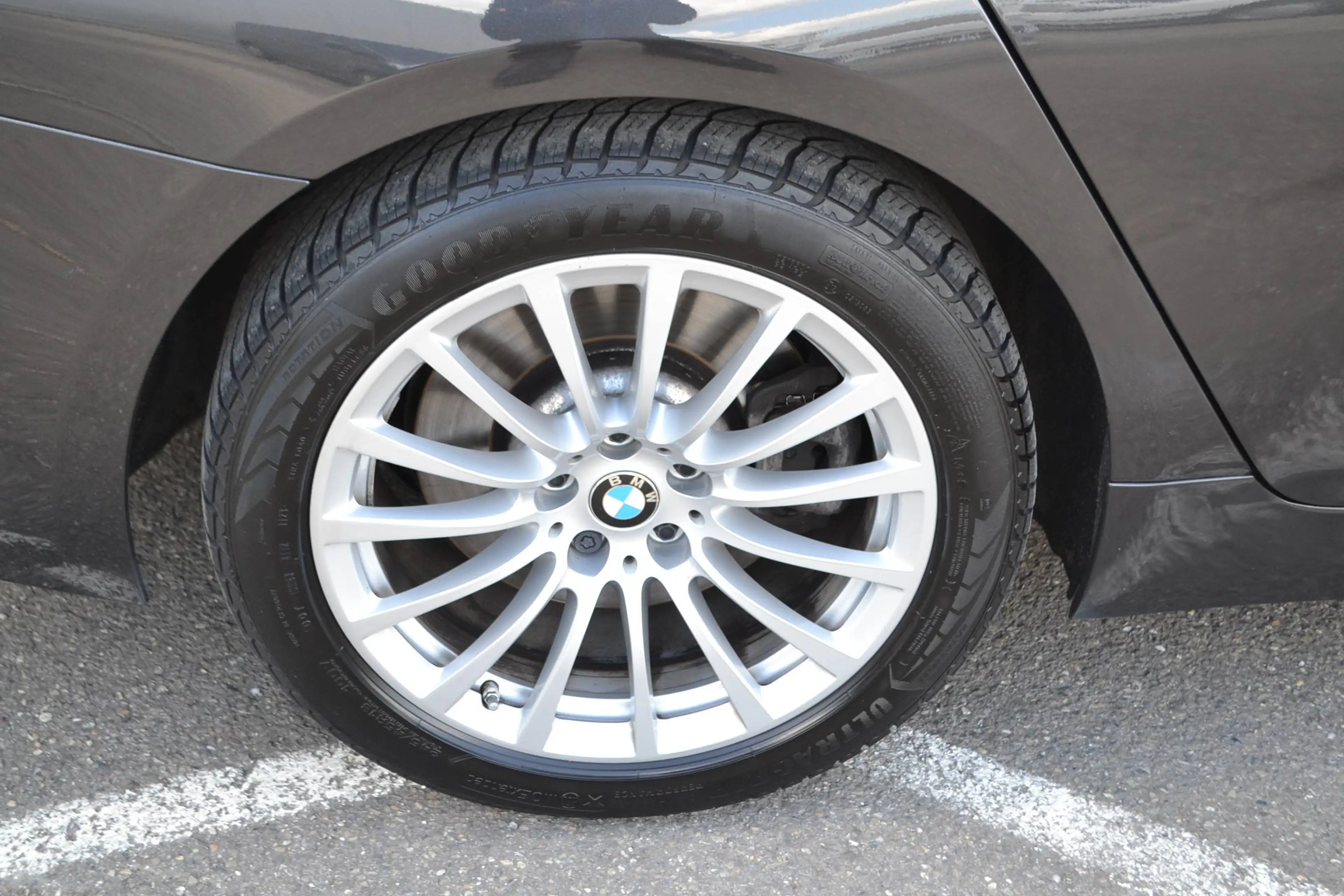 BMW 530 530d Touring*AUTOMATIK*Luxury Line*LEDER*VOLL*1A — photo 15