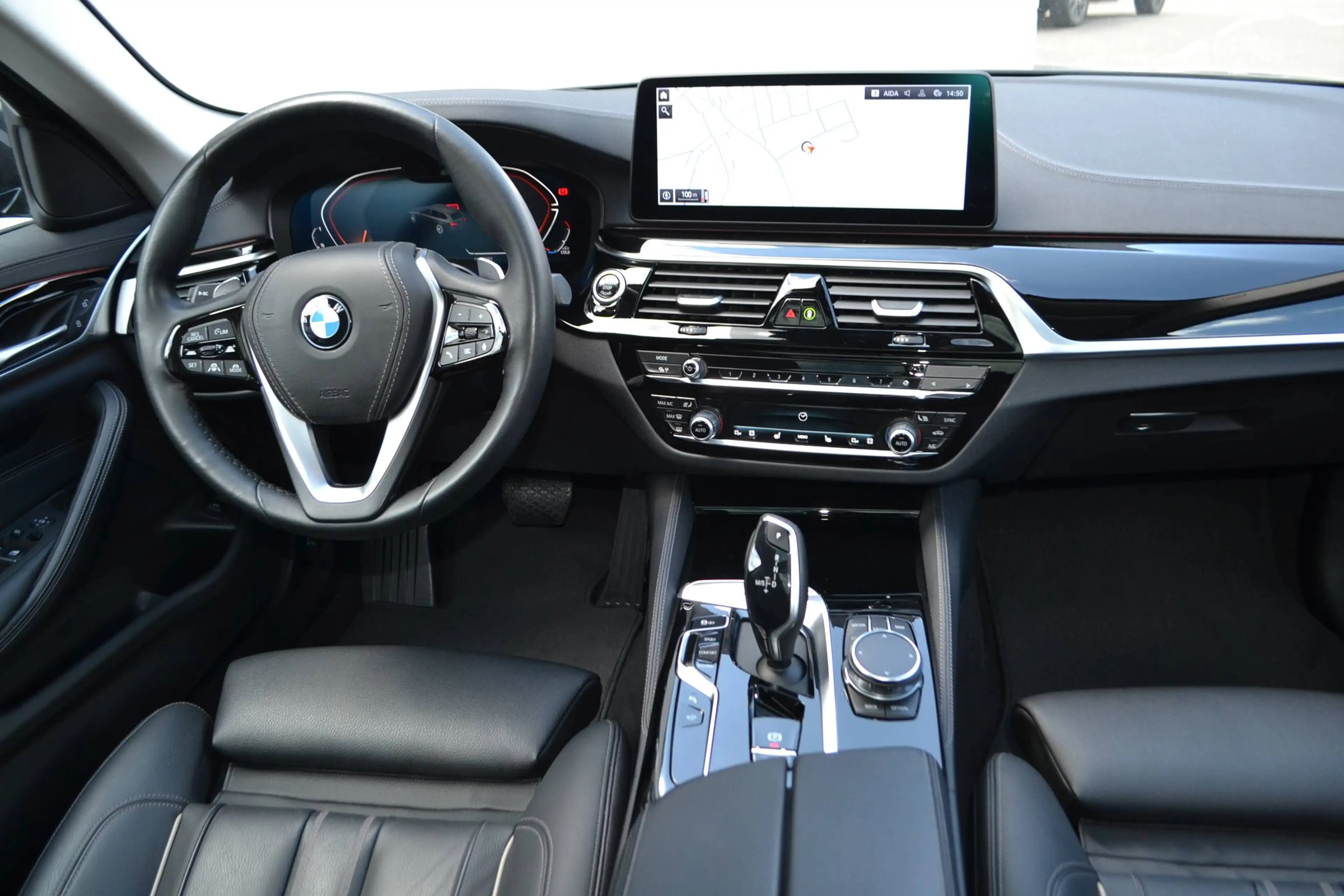 BMW 530 530d Touring*AUTOMATIK*Luxury Line*LEDER*VOLL*1A — photo 7