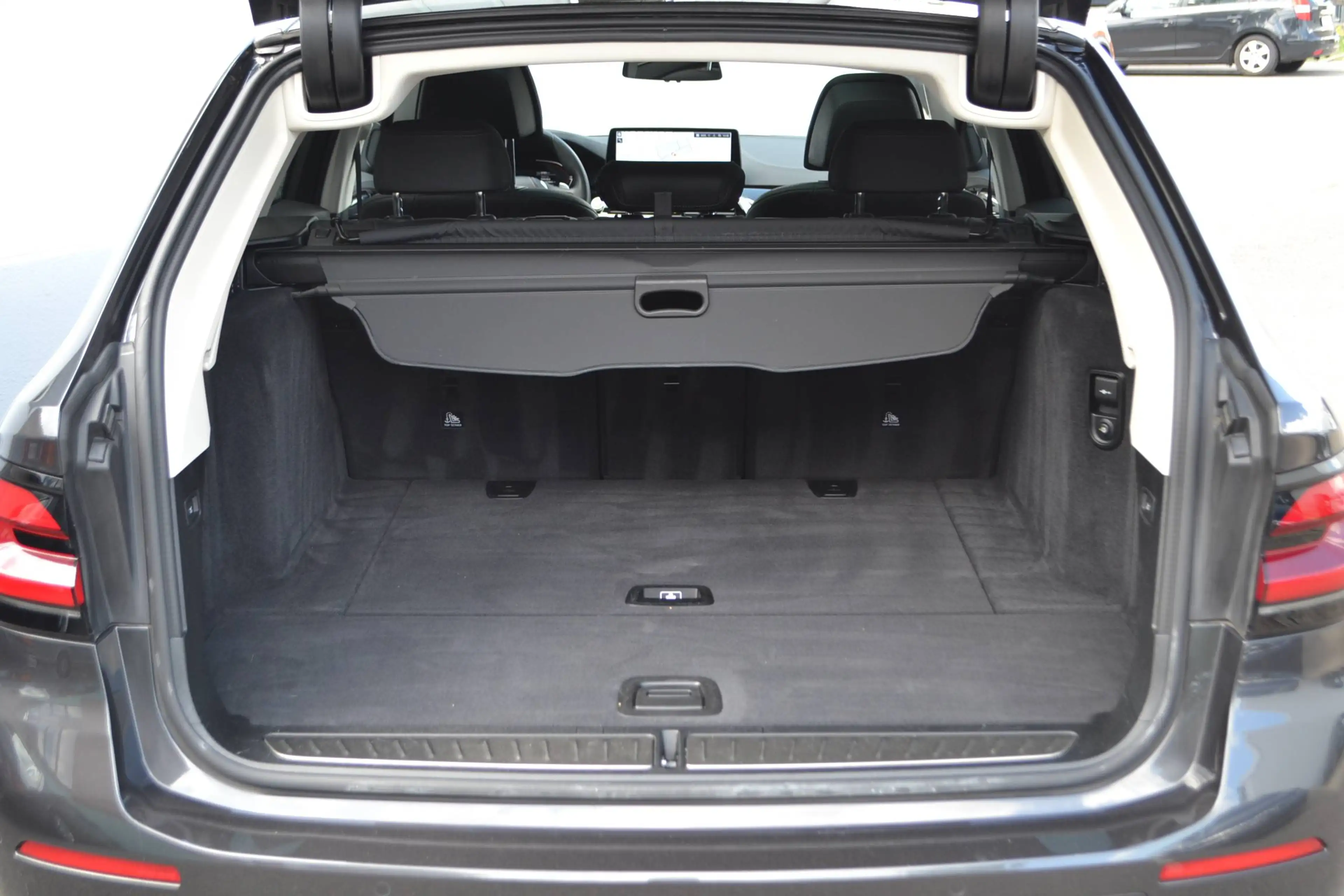 BMW 530 530d Touring*AUTOMATIK*Luxury Line*LEDER*VOLL*1A — photo 14