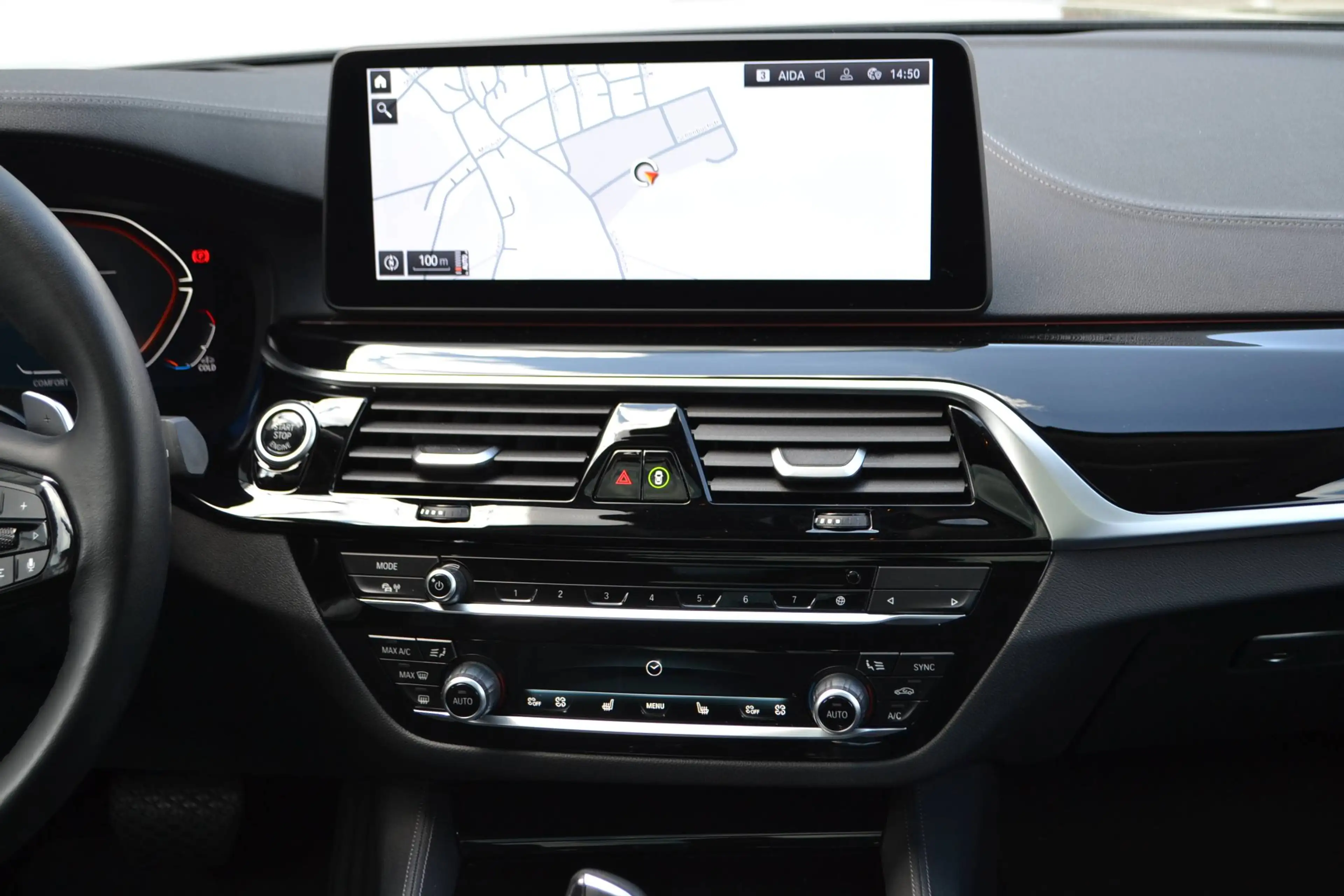 BMW 530 530d Touring*AUTOMATIK*Luxury Line*LEDER*VOLL*1A — photo 9