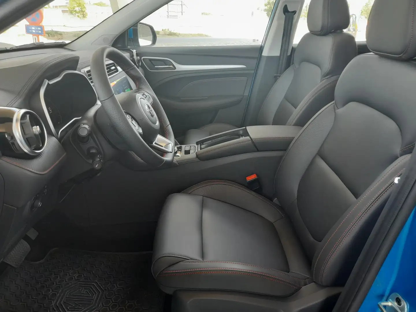 MG ZS ZS-EV Long Range 72 kWh Luxury (11kW OBC) Bleu - 2