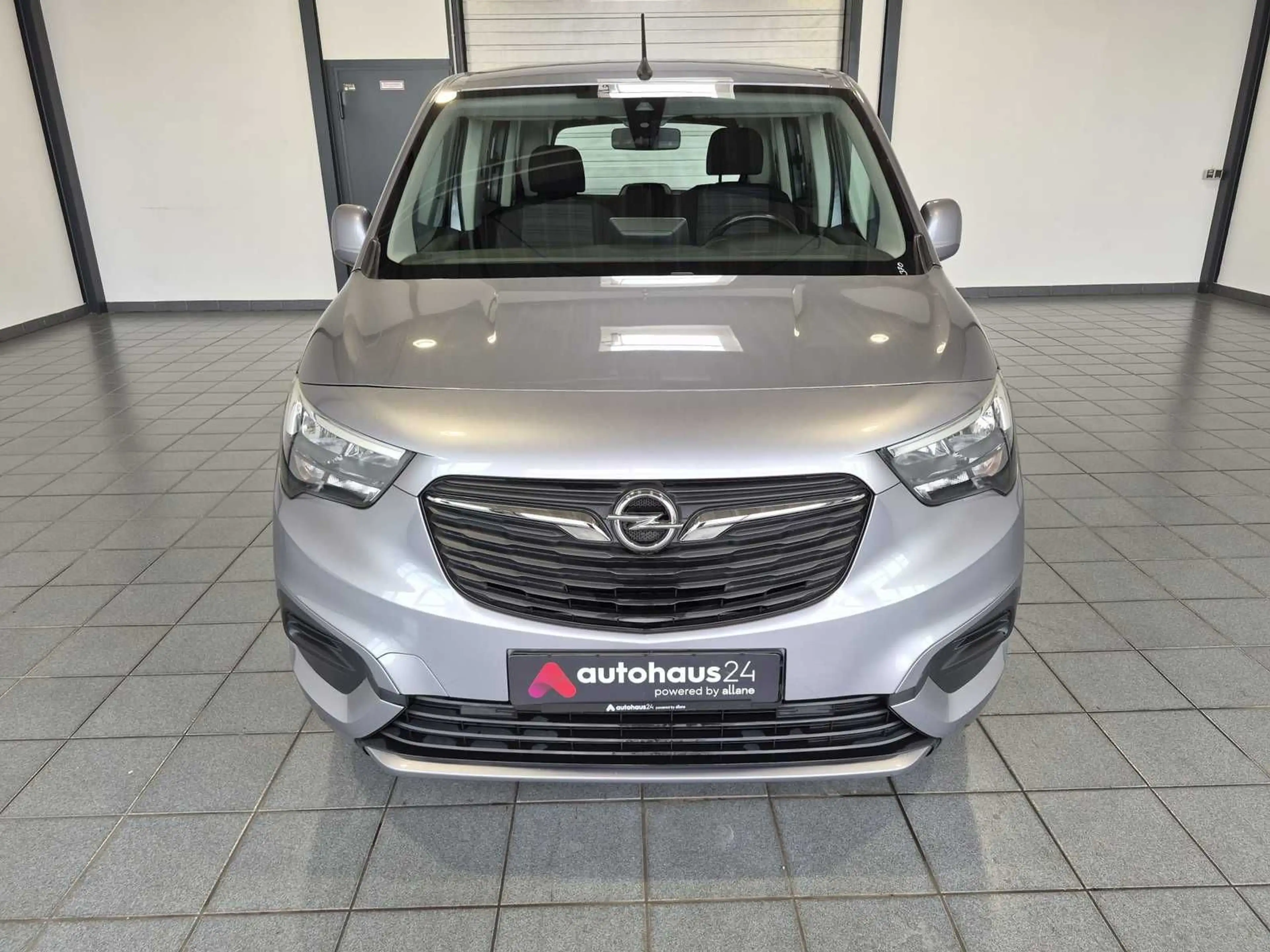Opel Combo Life 1.2 Turbo  Edition|PDC|CarPlay — photo 2
