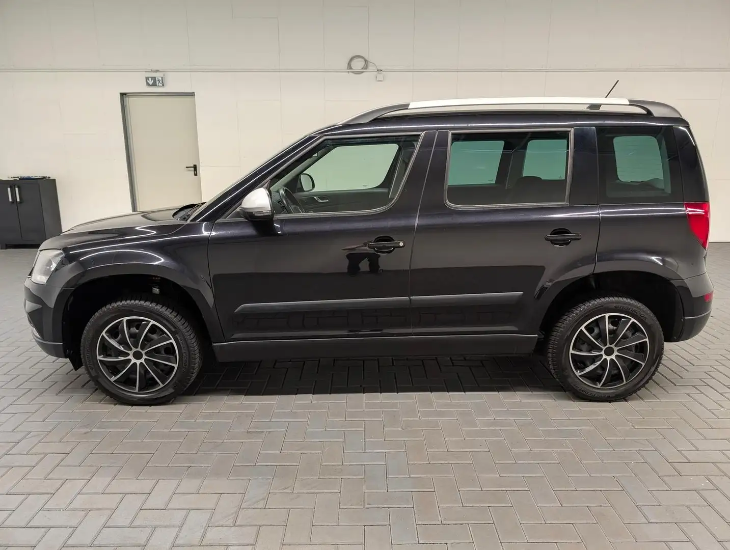 Skoda Yeti Pano/AHK/Navi/Kam/SHZ/Bluetooth Schwarz - 2