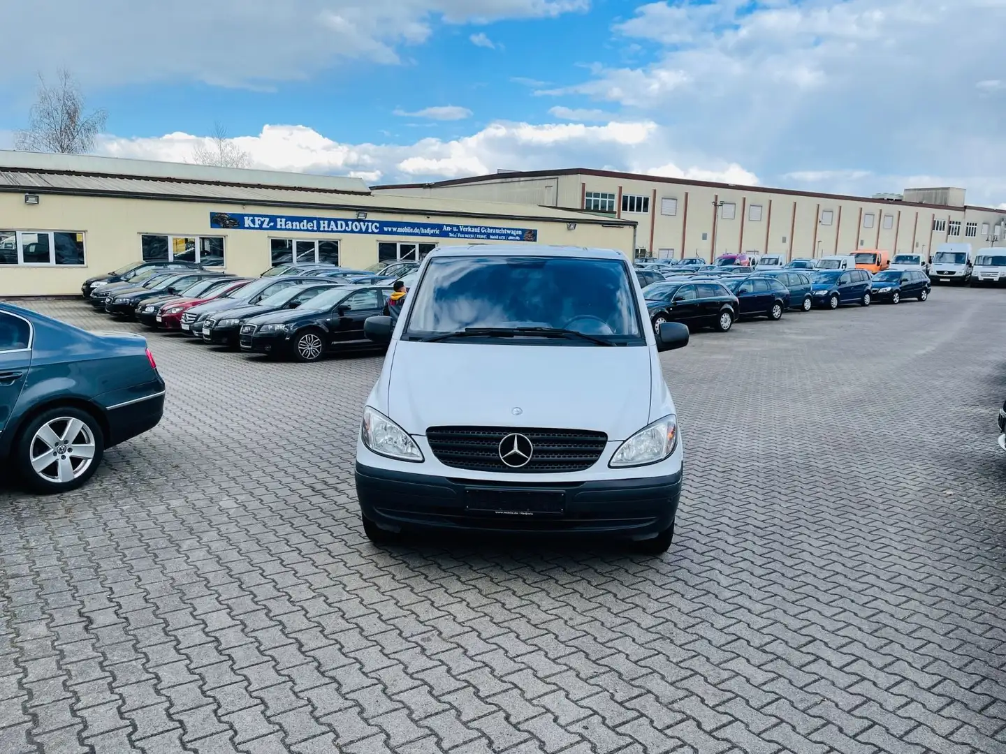 Mercedes-Benz Vito Kasten 111 CDI lang Weiß - 1