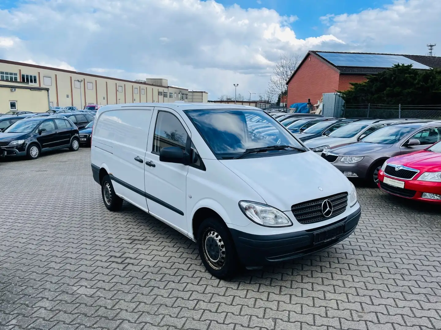 Mercedes-Benz Vito Kasten 111 CDI lang Weiß - 2