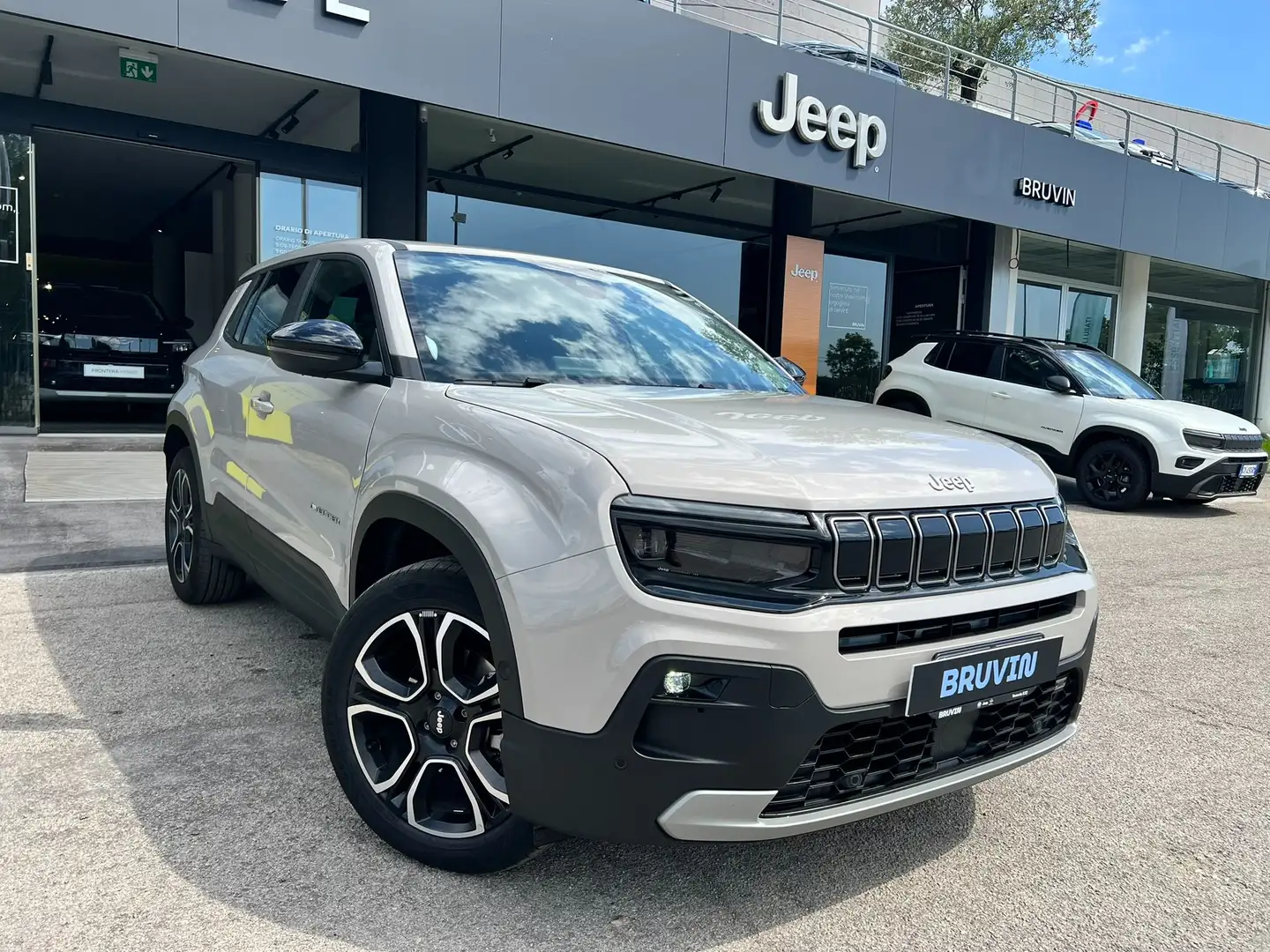Jeep Avenger Avenger 1.2 turbo e-hybrid mhev Summit fwd 110cv - 1