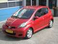 Toyota Aygo 1.0 5-deurs Aspiration Red met Airco Rouge - thumbnail 3