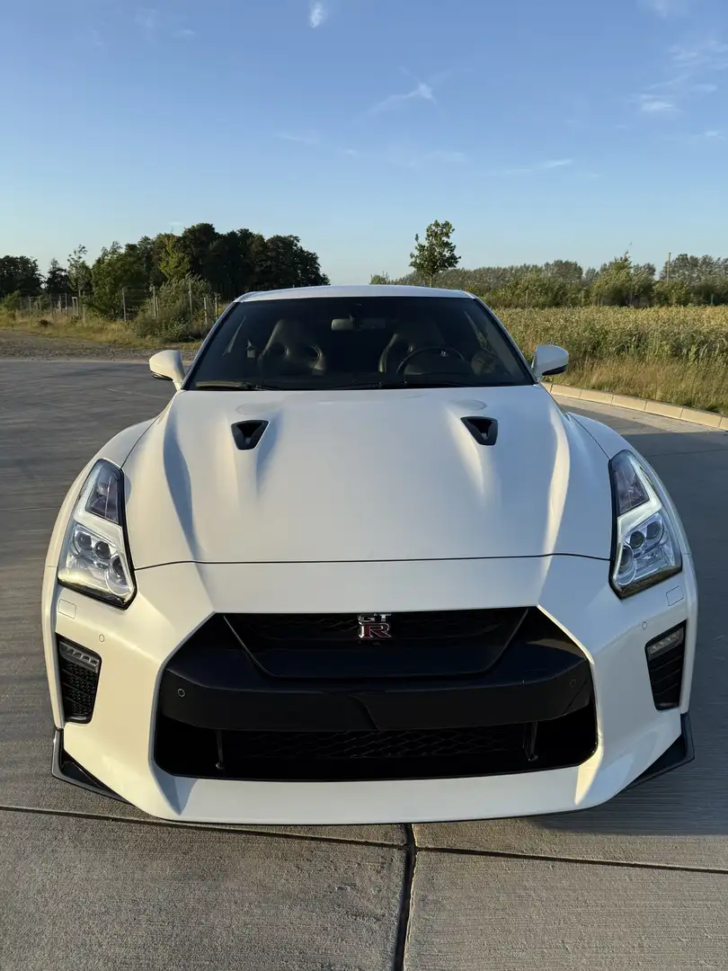 Nissan GT-R Prestige Edition bijela - 1