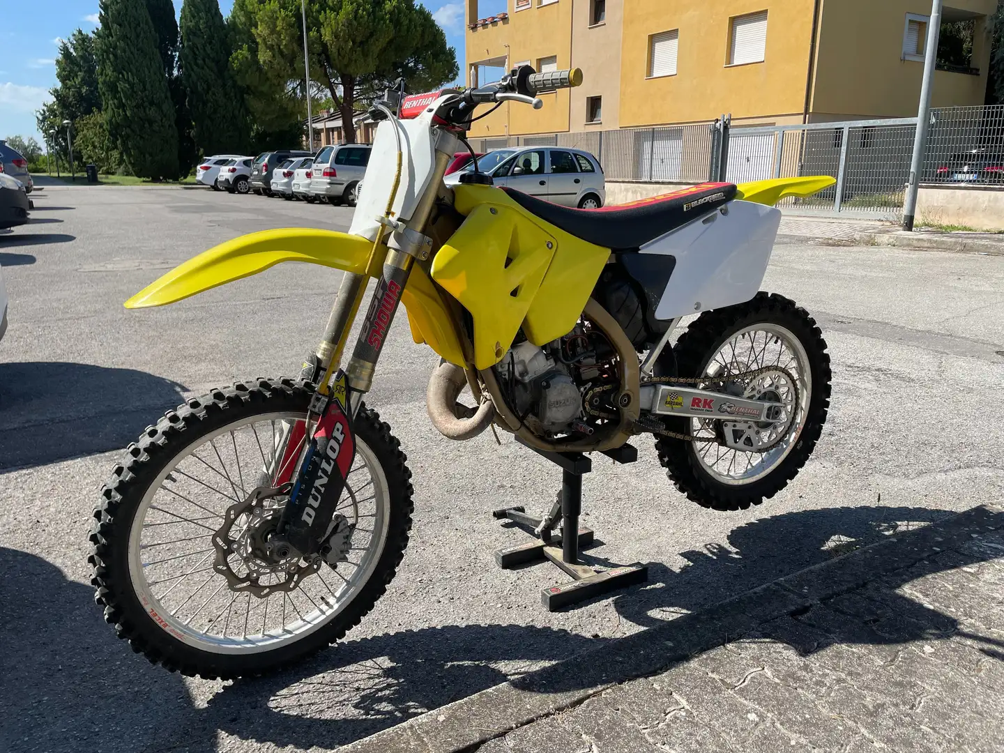 Suzuki RM 125 Giallo - 2