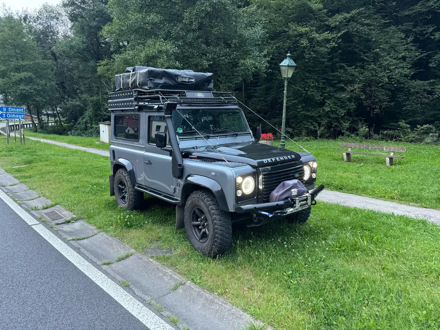 Land Rover Defender exclusive edition lichte vracht euro 5 siva - 1