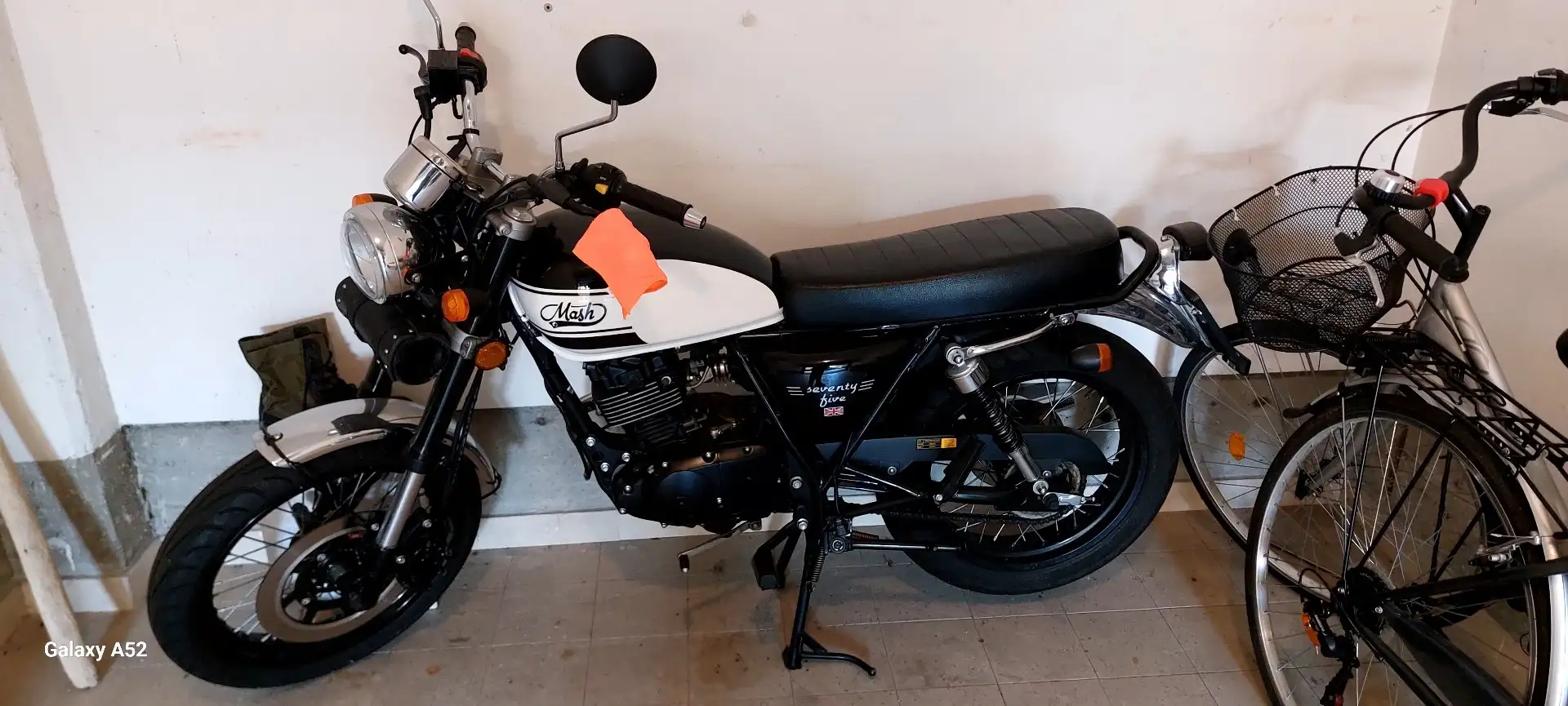 Mash Seventyfive 125 Schwarz - 2