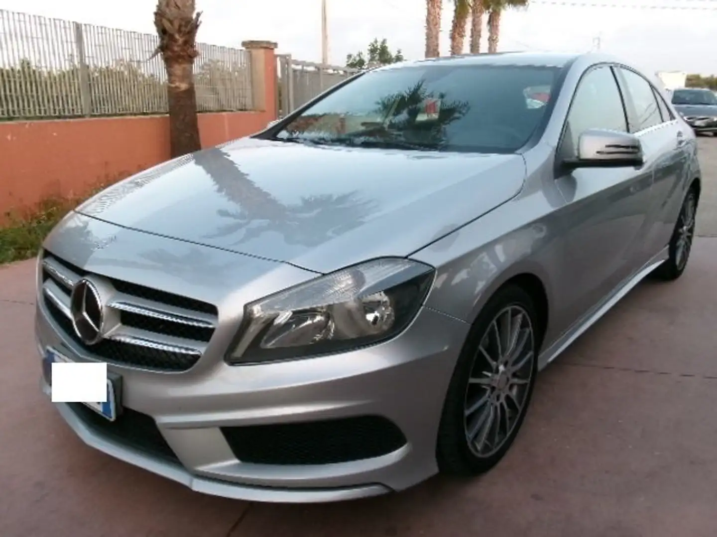Mercedes-Benz A 180 d (cdi) Sport AMG Gris - 2